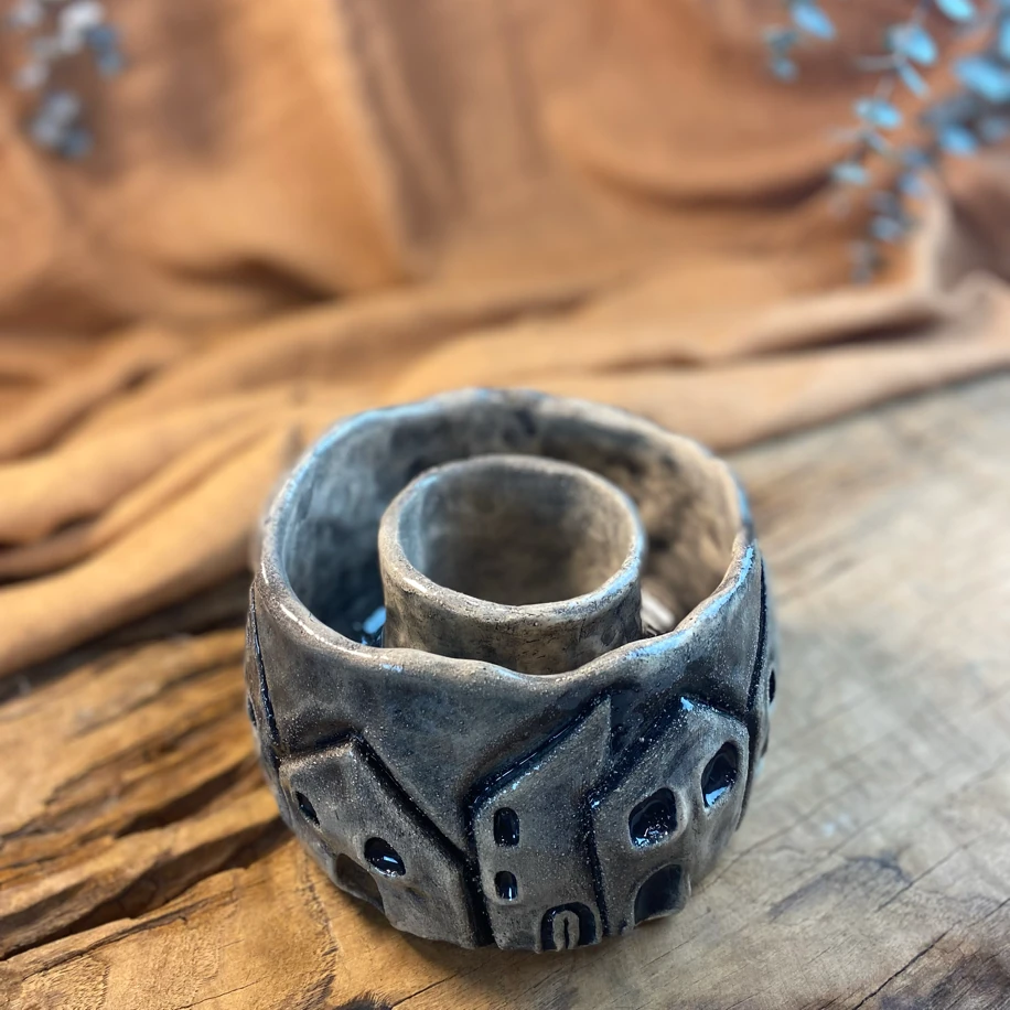 Masa üstü seramik ateş çukuru.