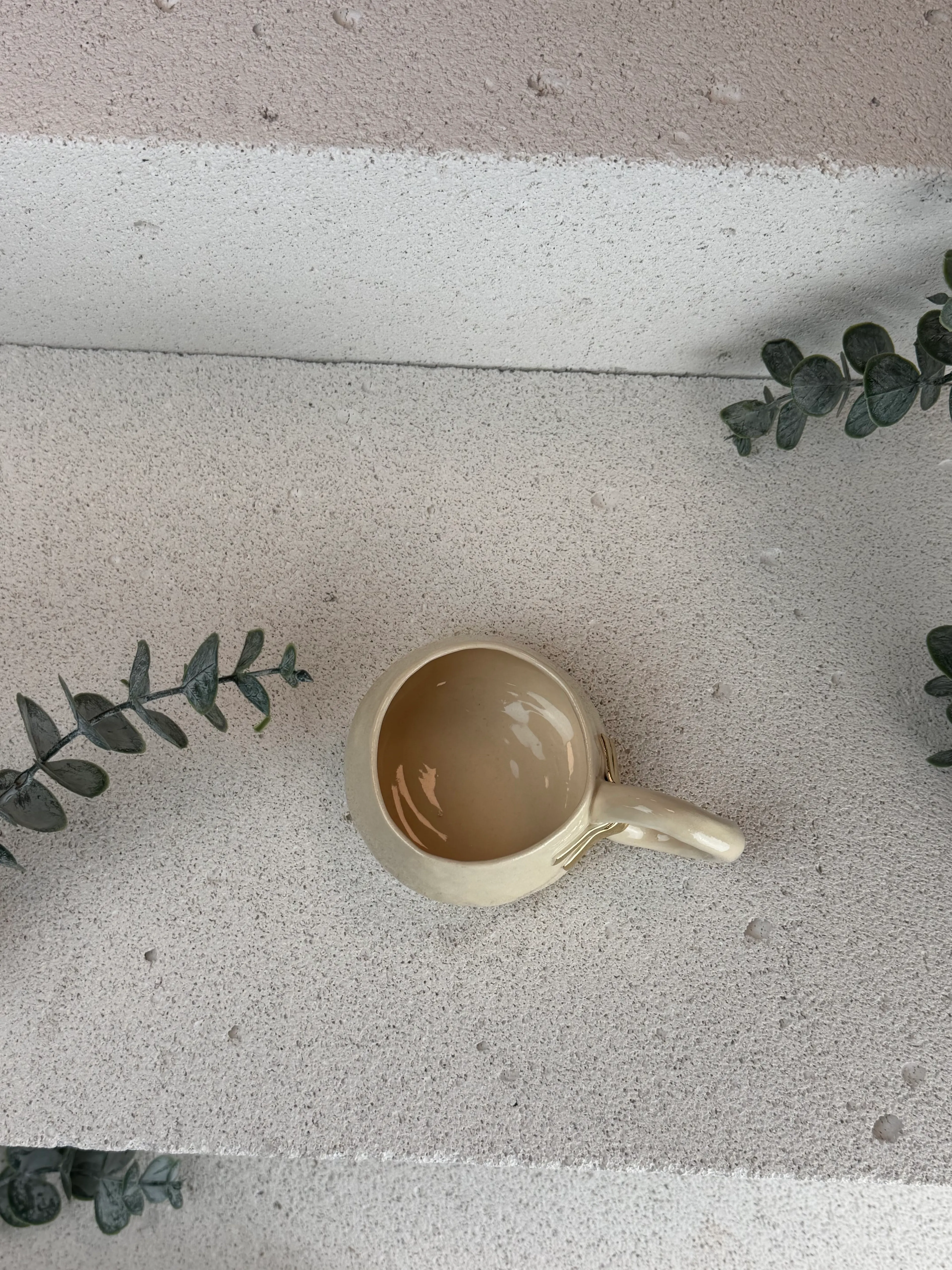 Bej & Altın El Yapımı Stoneware Fincan – 160 ml