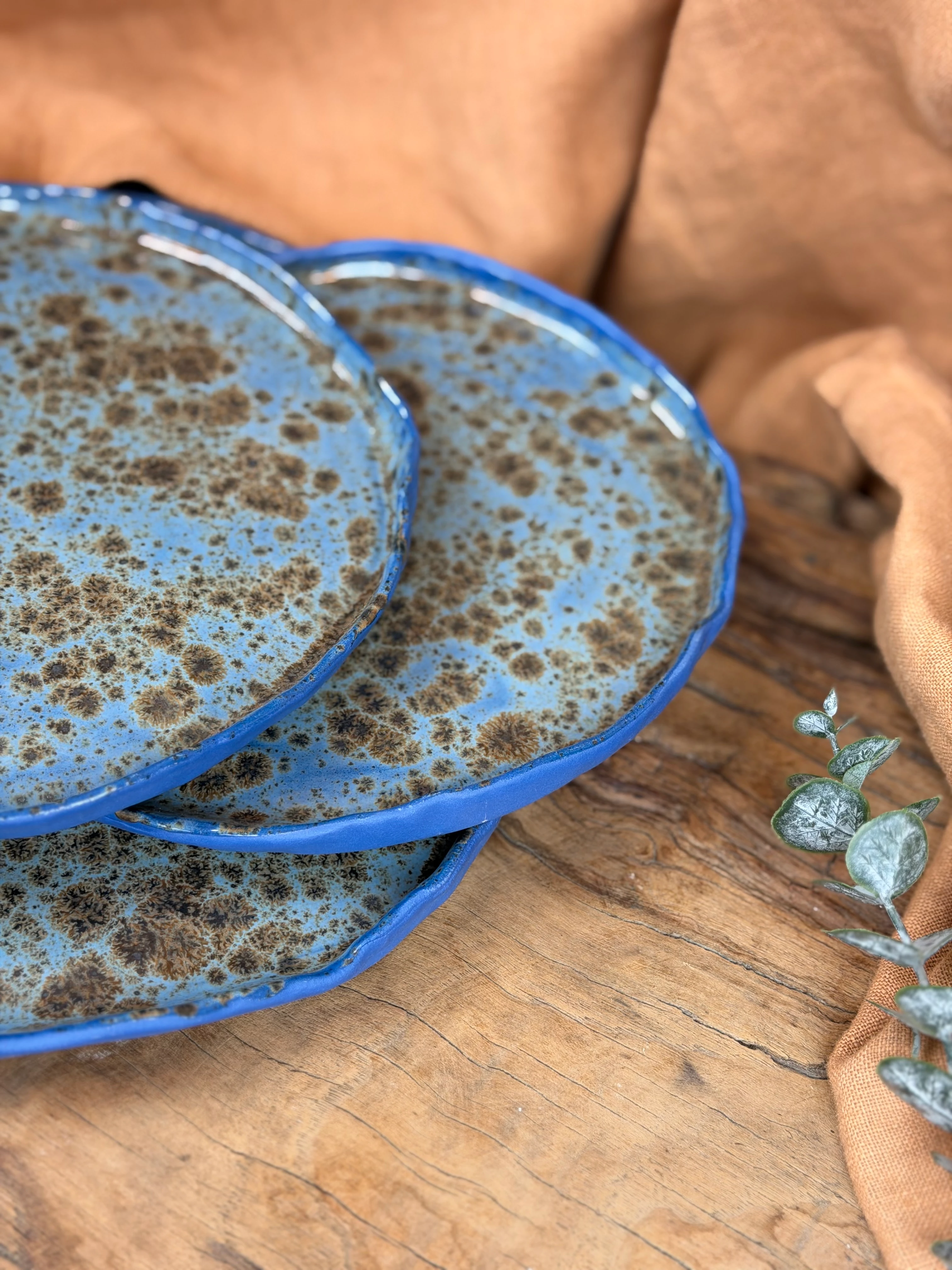 El yapımı porselen 3’lü tabak seyi