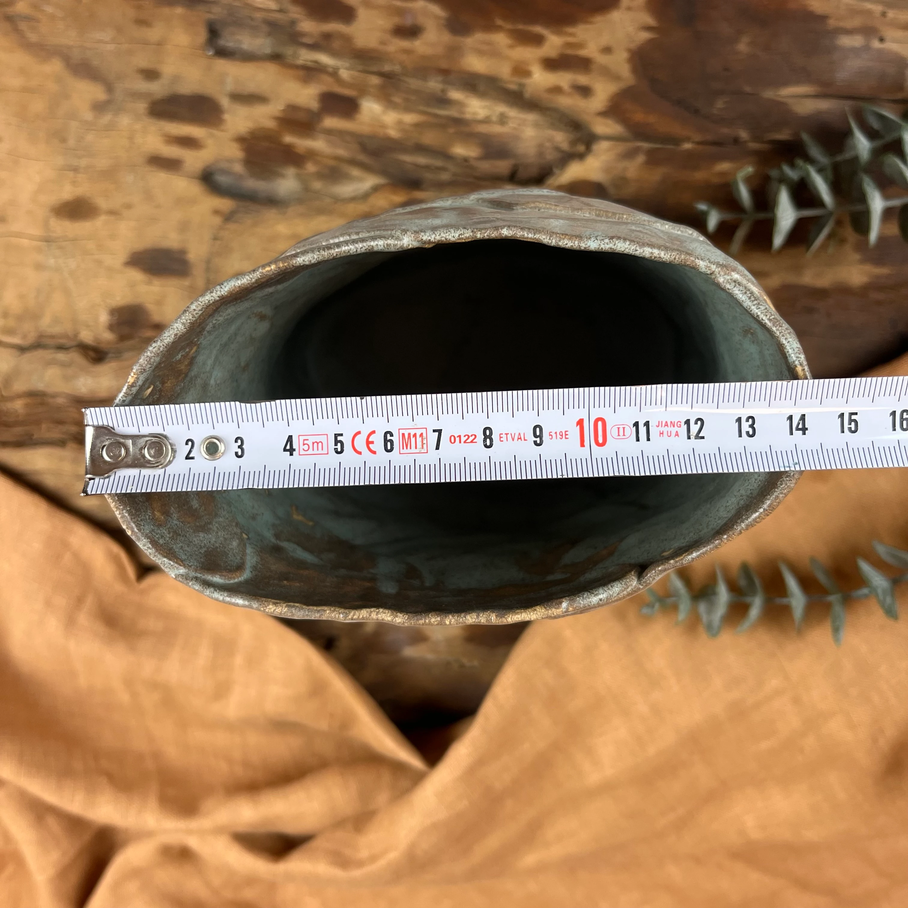 El Yapımı Stoneware Seramik Vazo – Mavi ve Kahve Tonlarında Doğal Denge