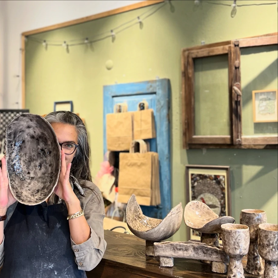 El yapımı büyük boy kase