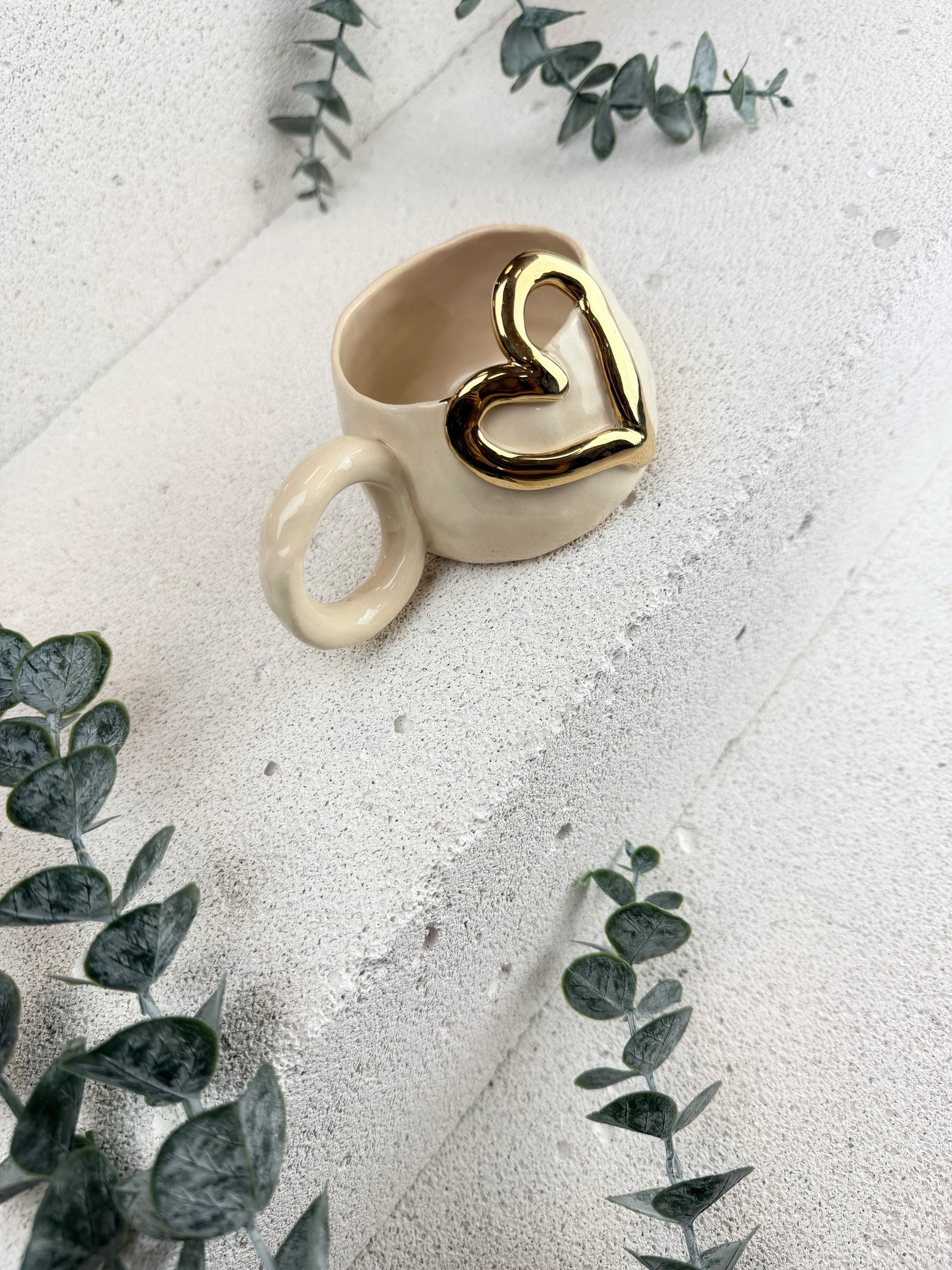 Altın Kalpli El Yapımı Stoneware Fincan – 175 ml