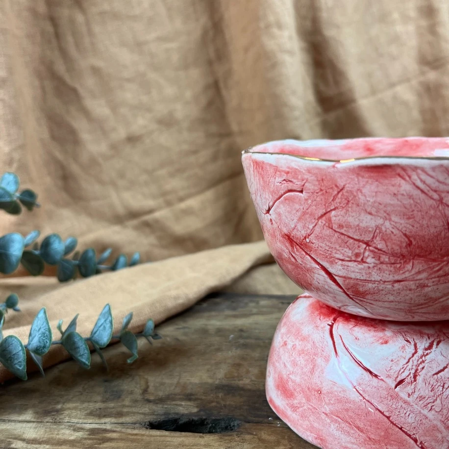 24K ALTIN DETAYLI KIRMIZI AYAKLI KASE