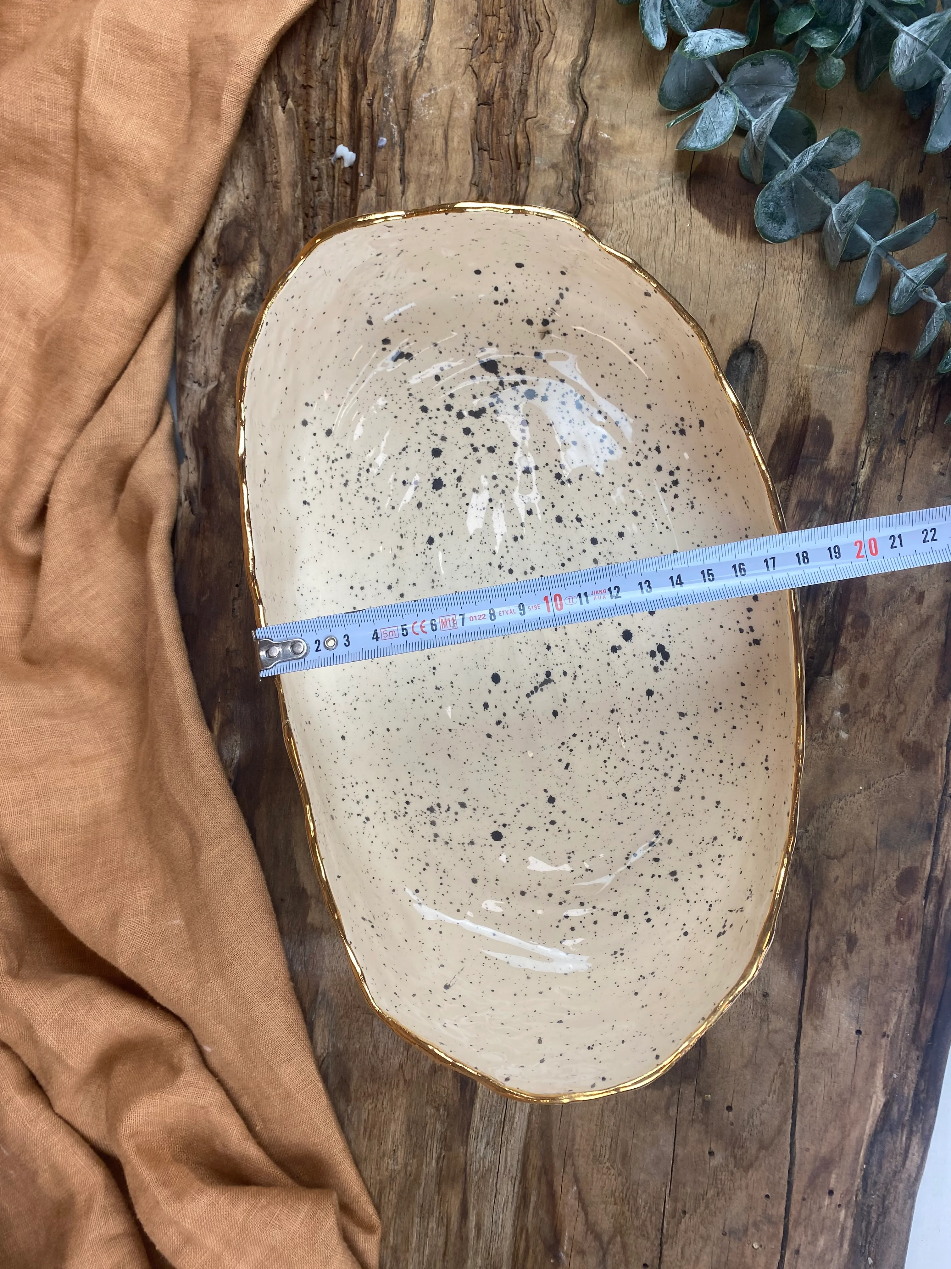 El Yapımı Stoneware Kase – 24K Altın, Sıcak/Soğuk Gıda Uyumlu, Bulaşık Makinesinde Yıkanabilir