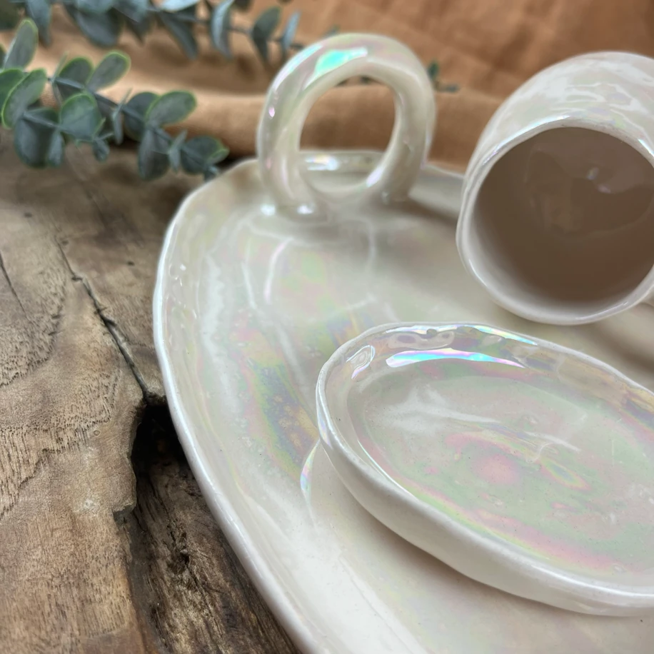 El Yapımı Sedef Lüsterli 3’lü Kahve Sunum Takımı – Fincan, Tabak &amp; Tepsi