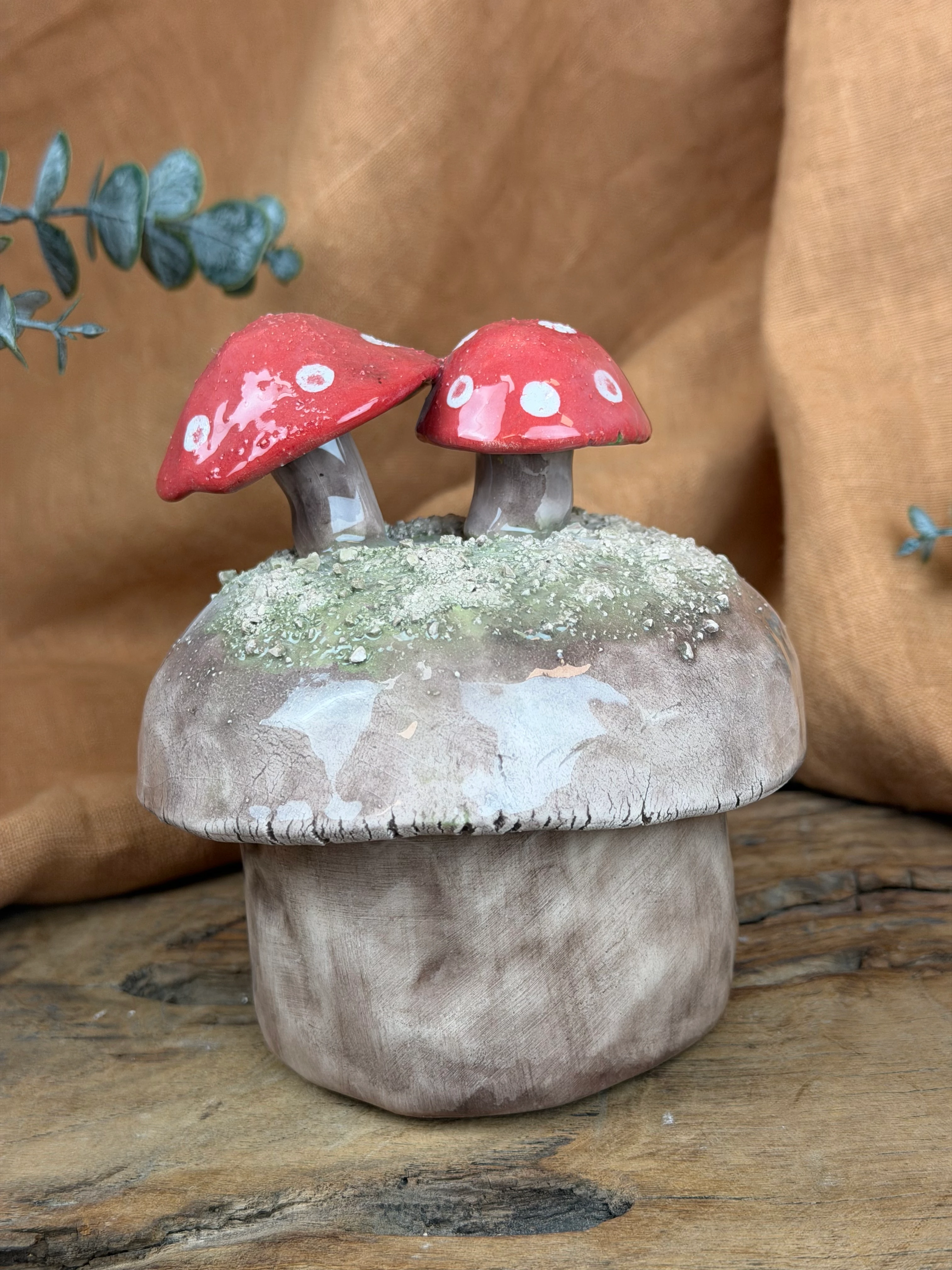 El Yapımı Stoneware Seramik Kapaklı Saklama Kabı / Kase – Sevimli Mantar Detaylı Kapak