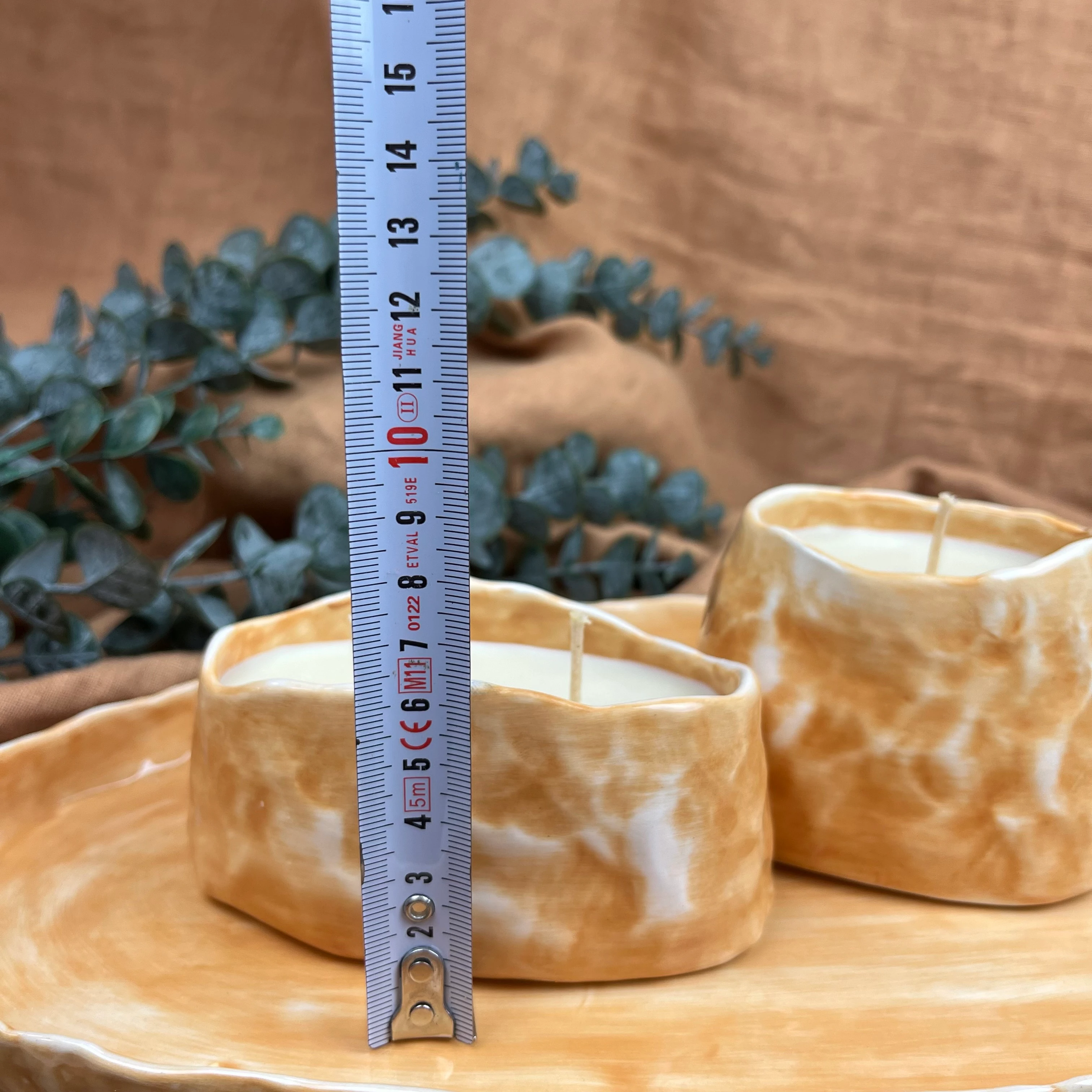 El Yapımı Tepsi ve 3’lü Mumlu Kase Seti – Mumlar Bittikten Sonra Gıda Uyumlu, Stoneware Tasarım, Ev ve İş Yeri Kullanımı