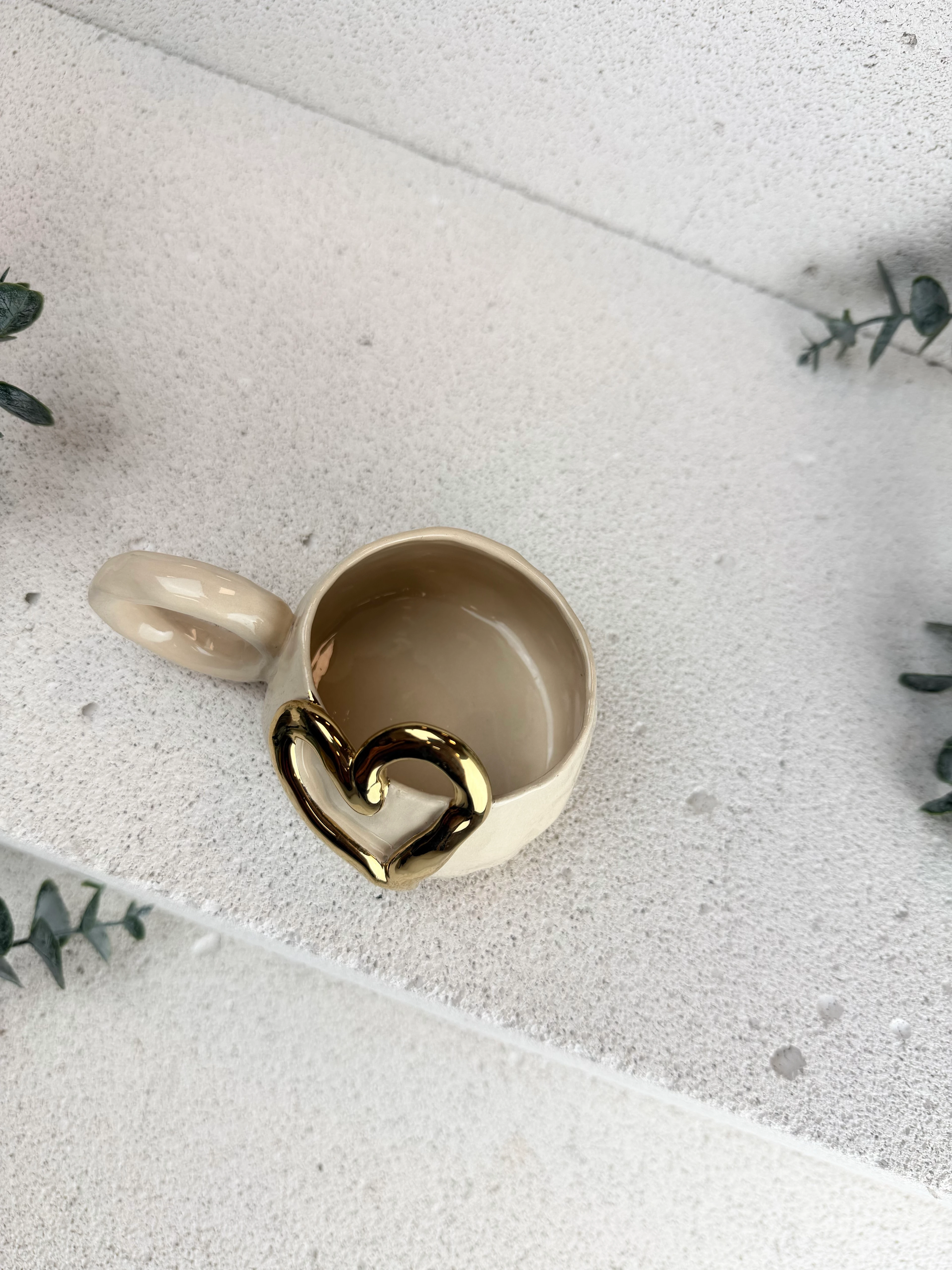 Altın Kalpli El Yapımı Stoneware Fincan – 175 ml