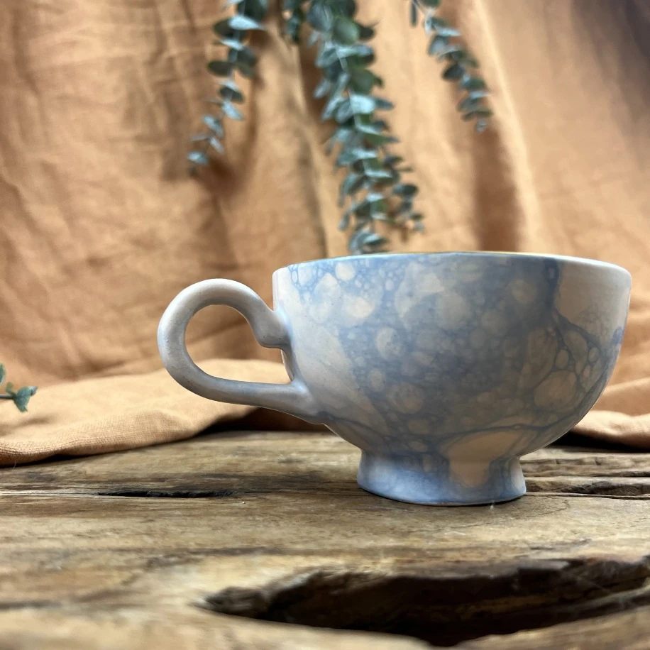 BUBBLE DESENLİ VE 24K ALTIN DETAYLI FİNCAN (200ML)