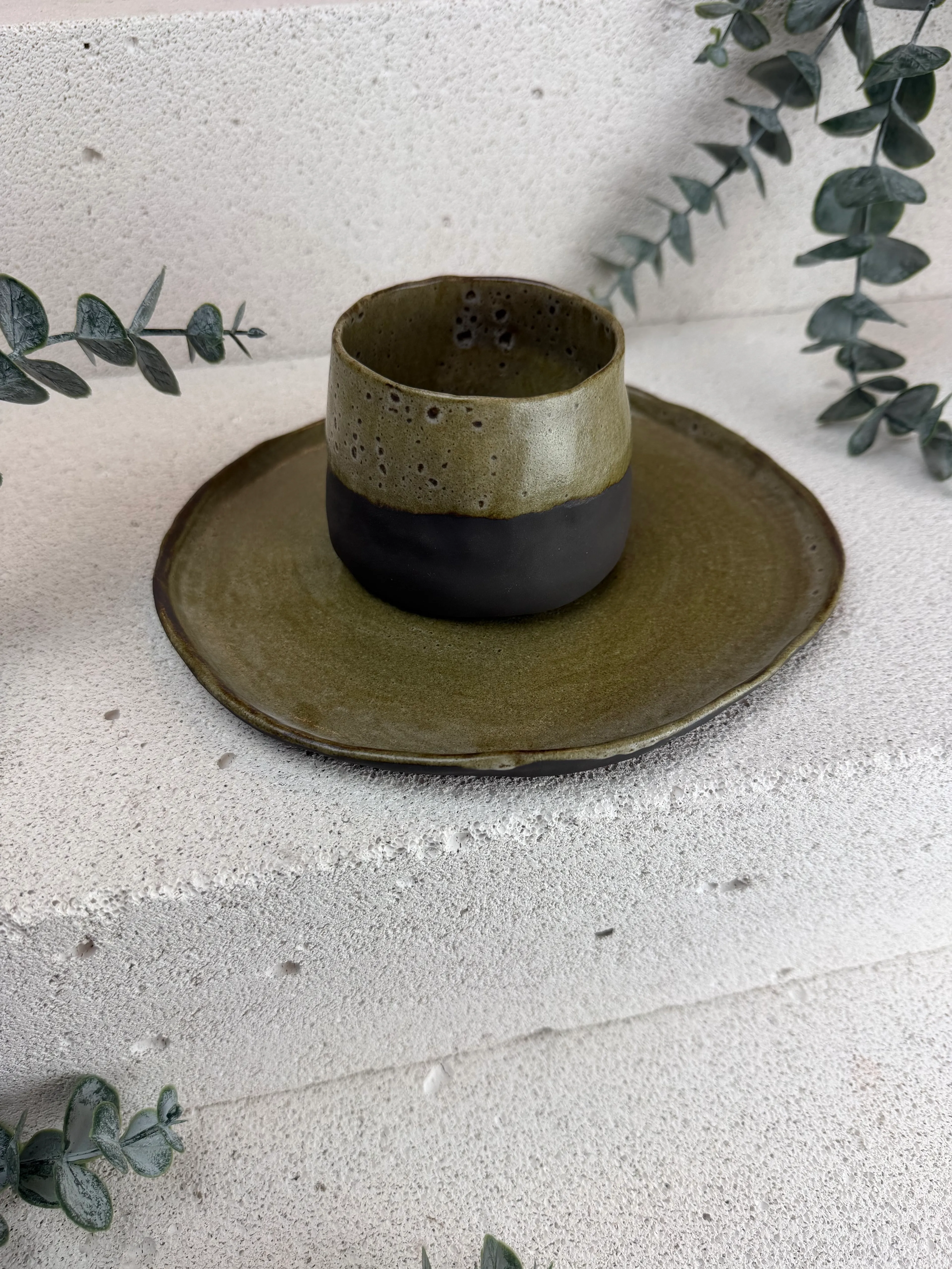 El Yapımı Stoneware Fincan & Tabak – Toprak Tonları, 200 ml