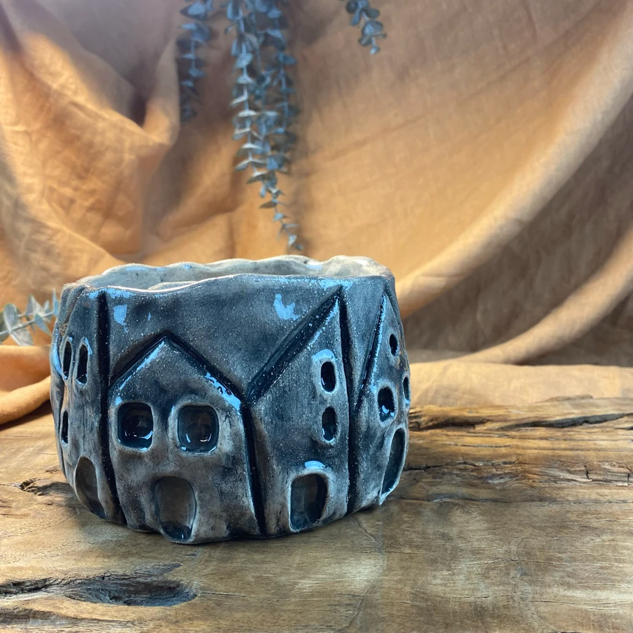 Masa üstü seramik ateş çukuru.