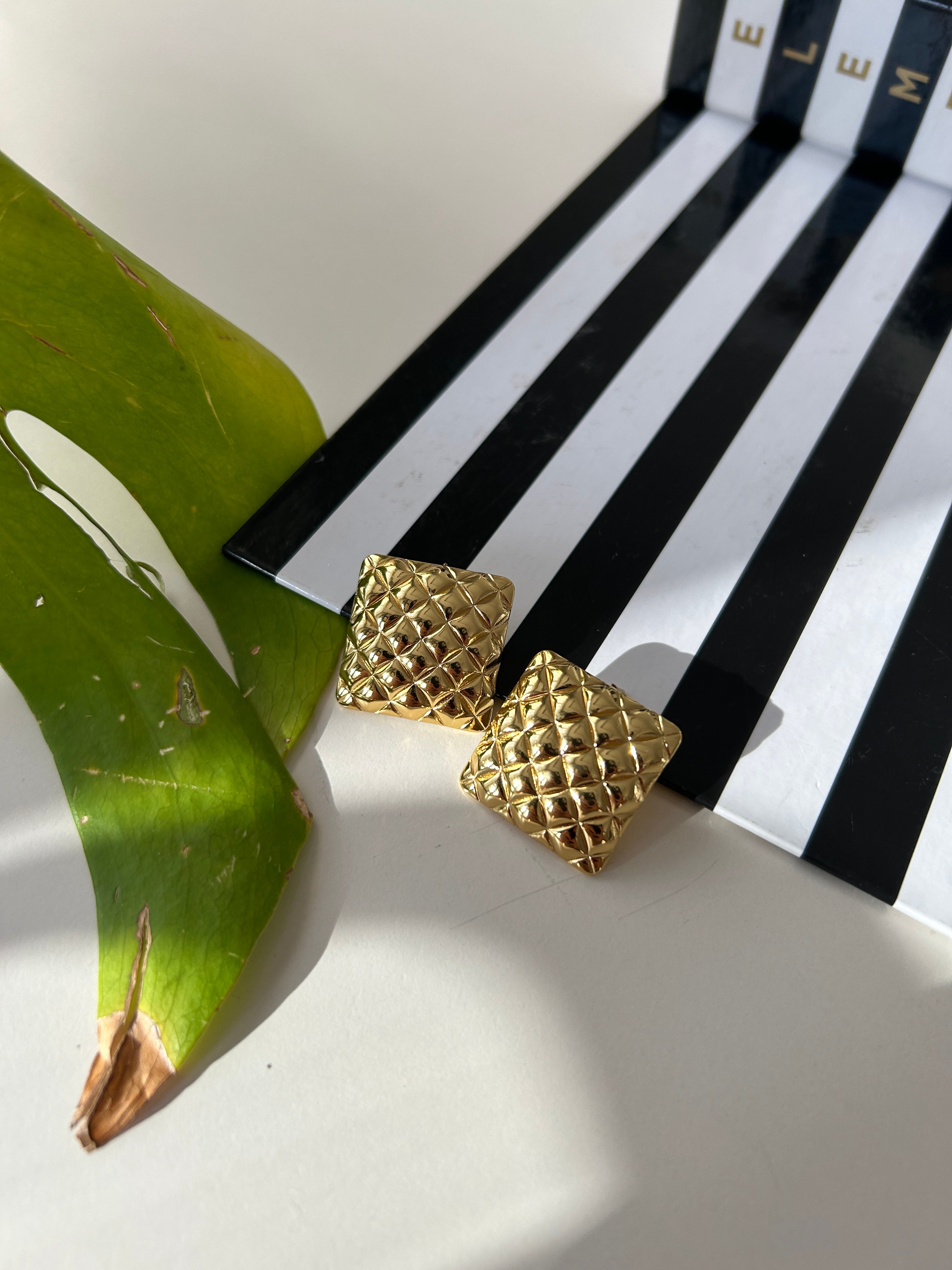 Baklava model gold küpe
