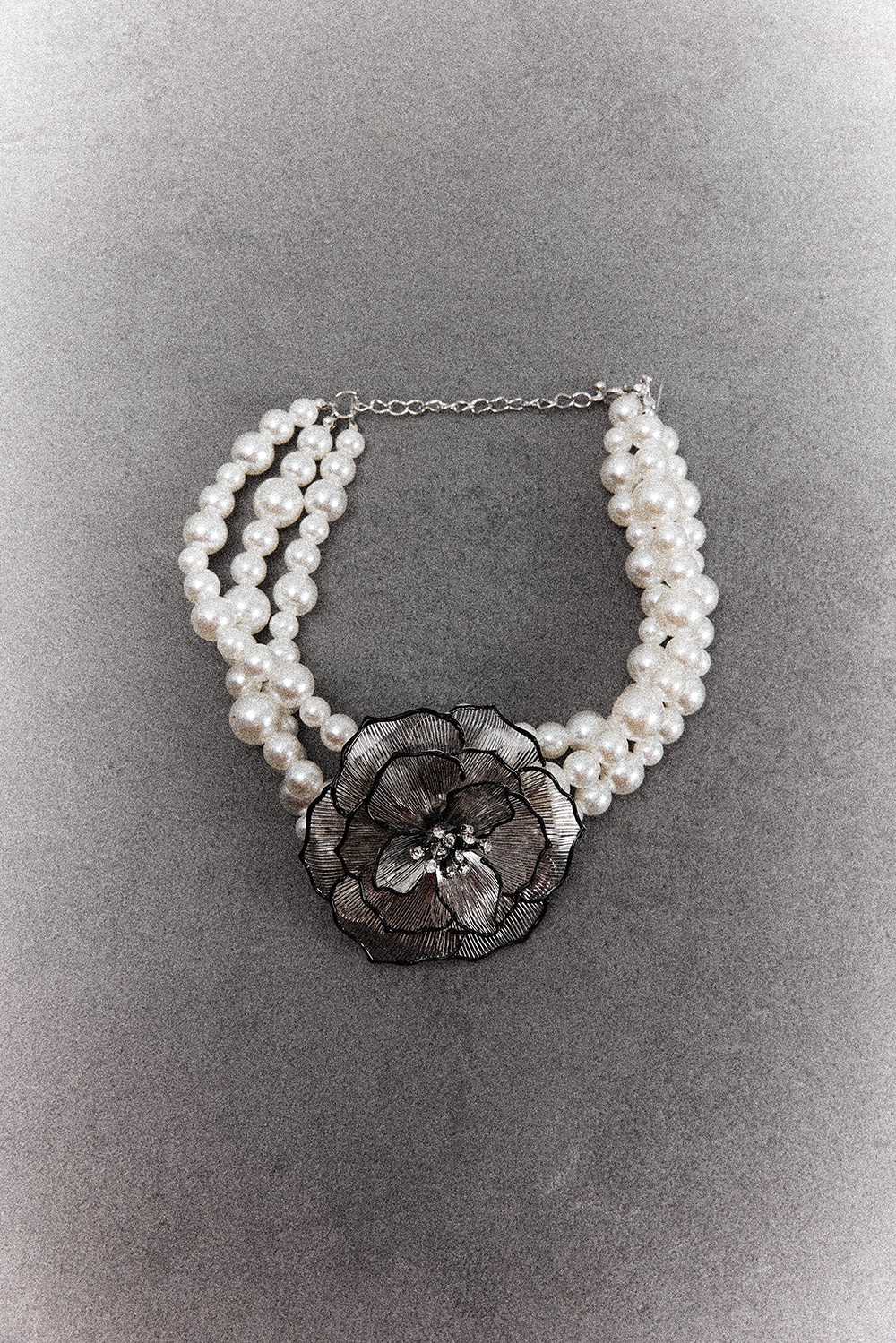  İncili Çiçek Choker Kolye