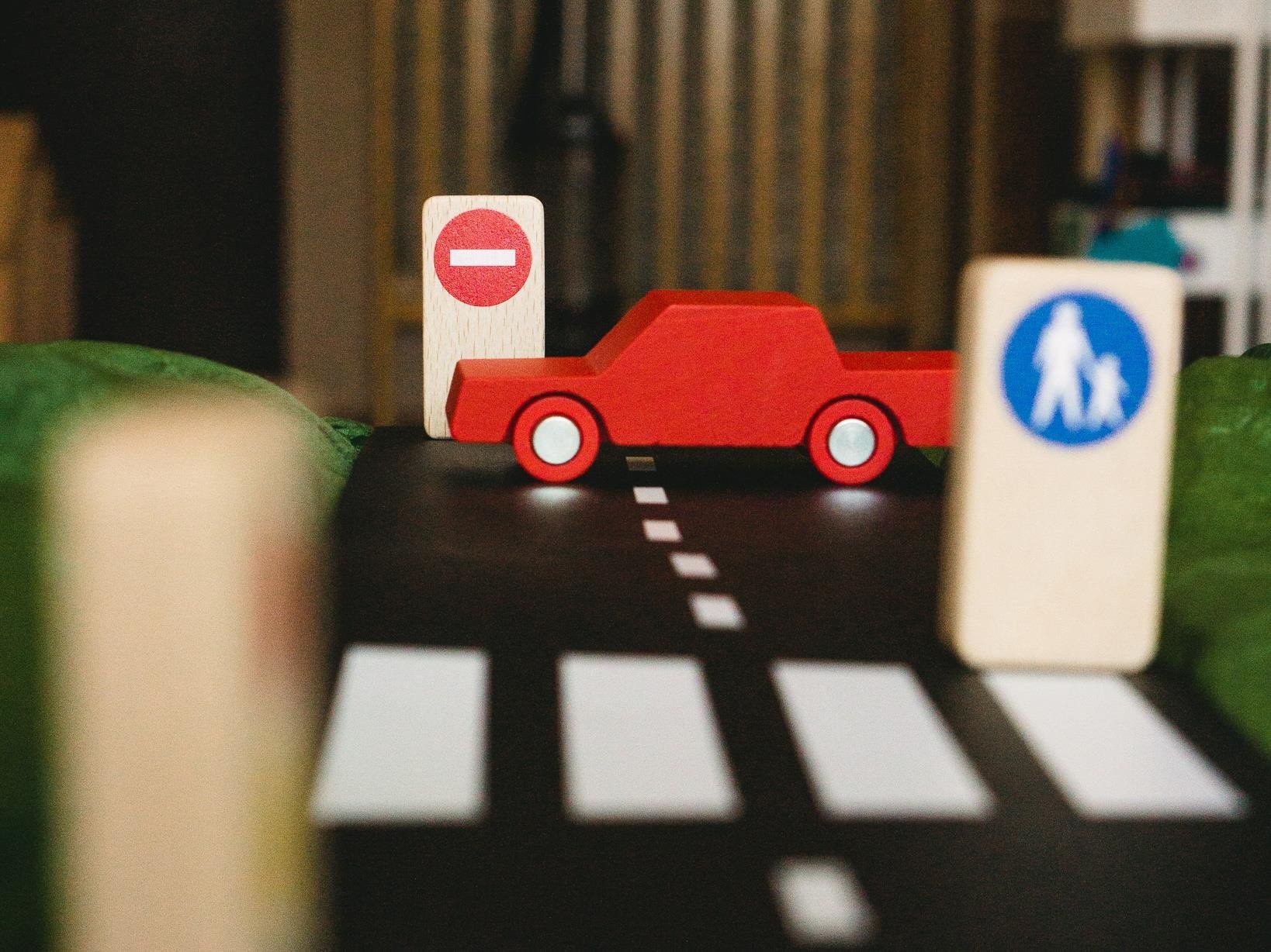 Waytoplay - Roadblocks Set Traffic Signs