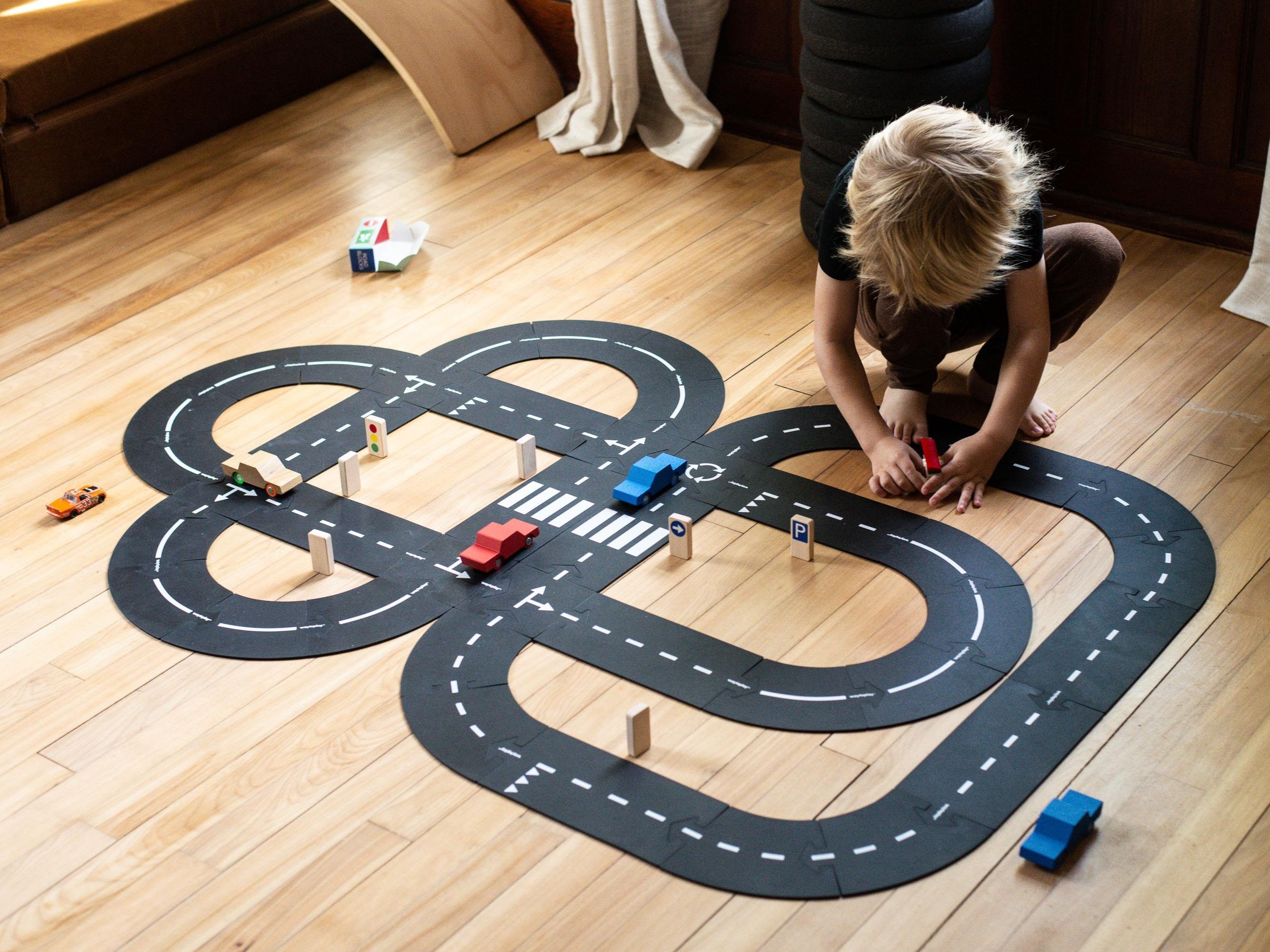 Waytoplay - Roadblocks Set Traffic Signs