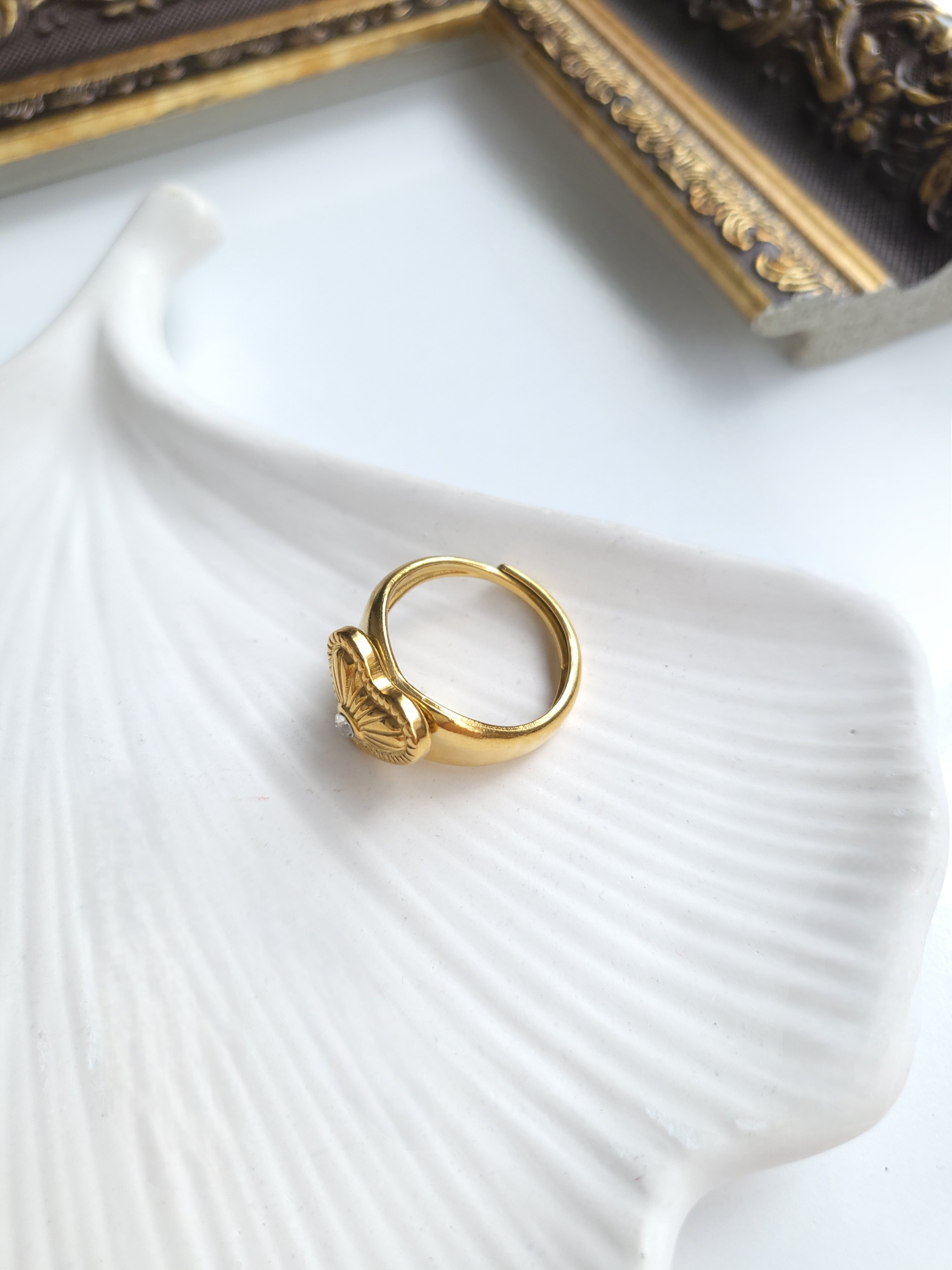 Çelik Gold Kalpli Diamond Vintage Yüzük