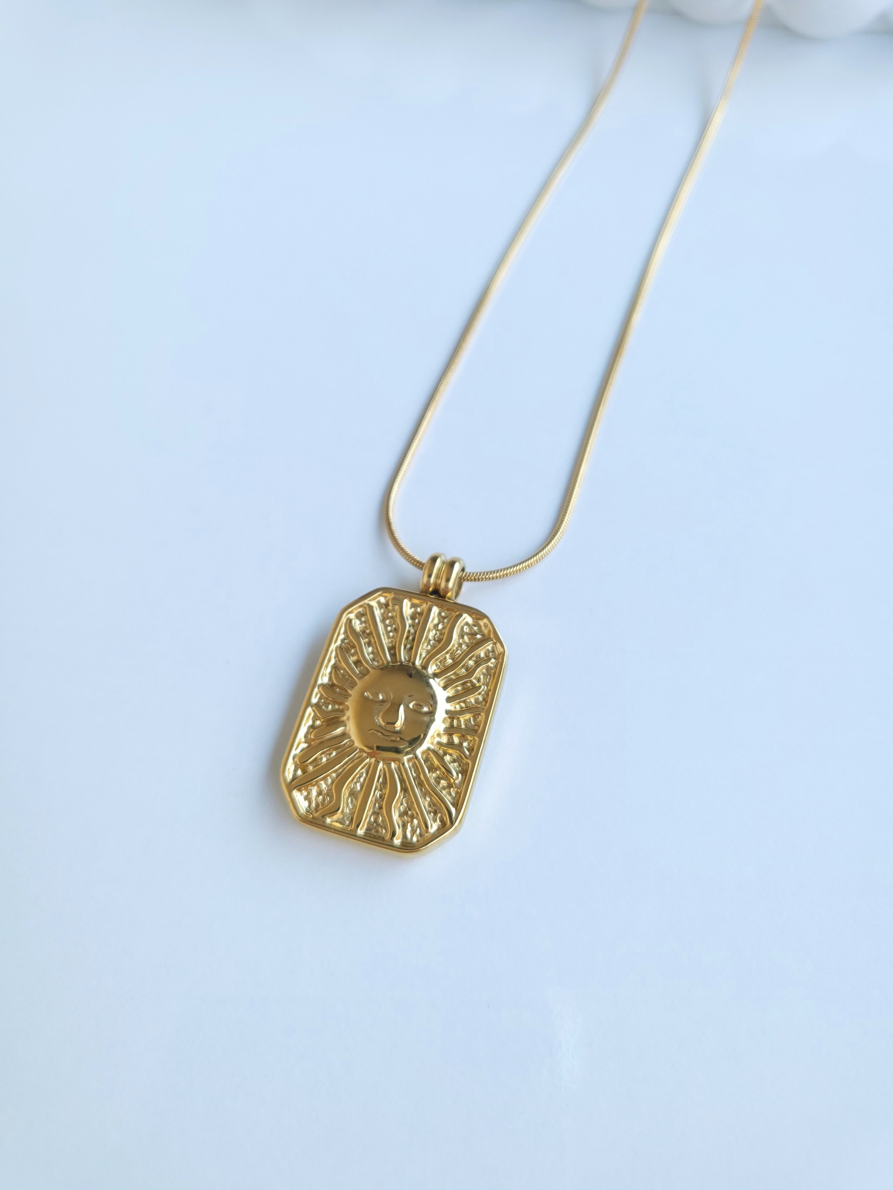Çelik Gold Çift Taraflı Güneş/Ay Antik Kolye