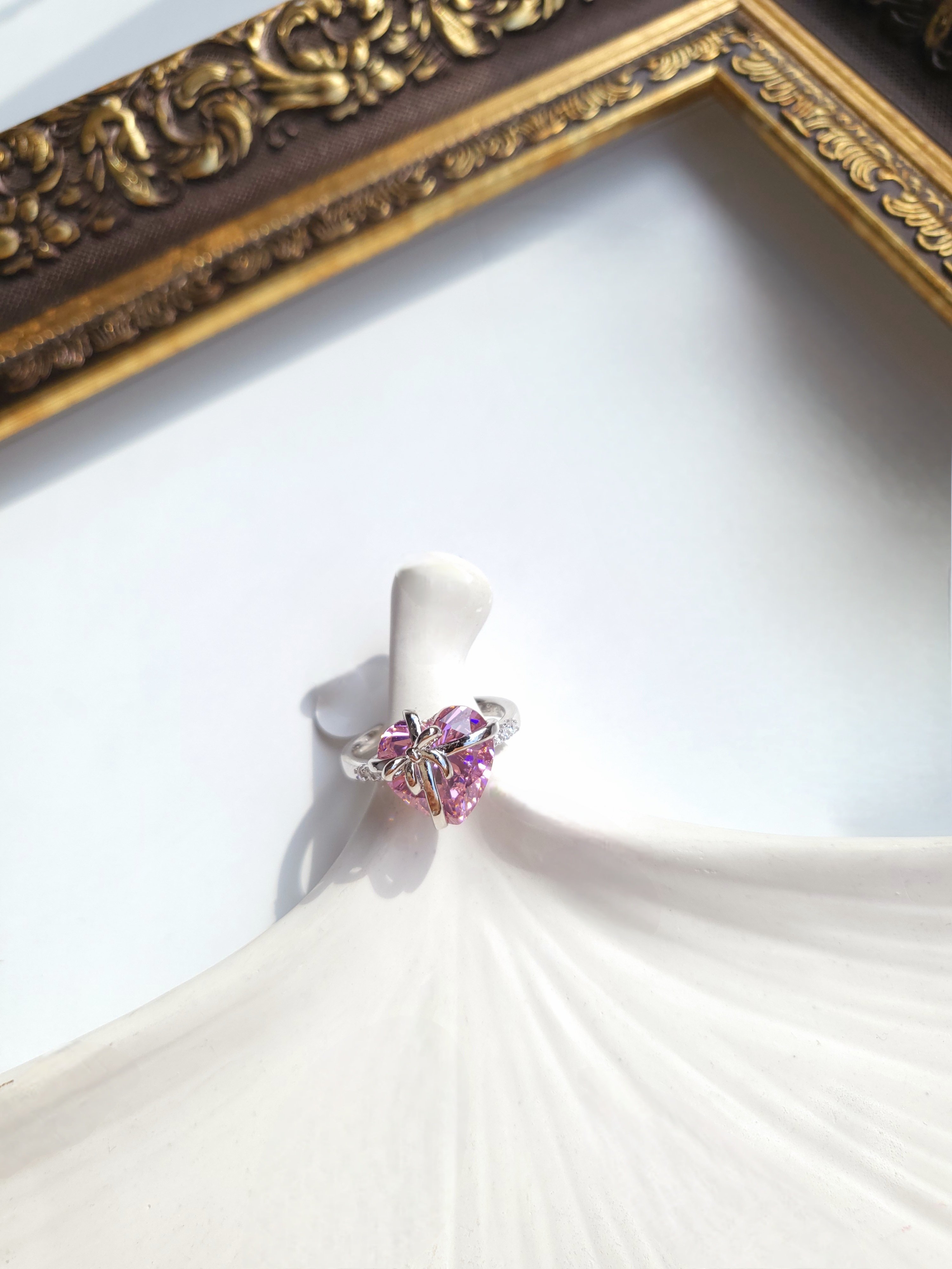Xuping Silver Pembe Kalpli Romantik Yüzük (9 Numara)