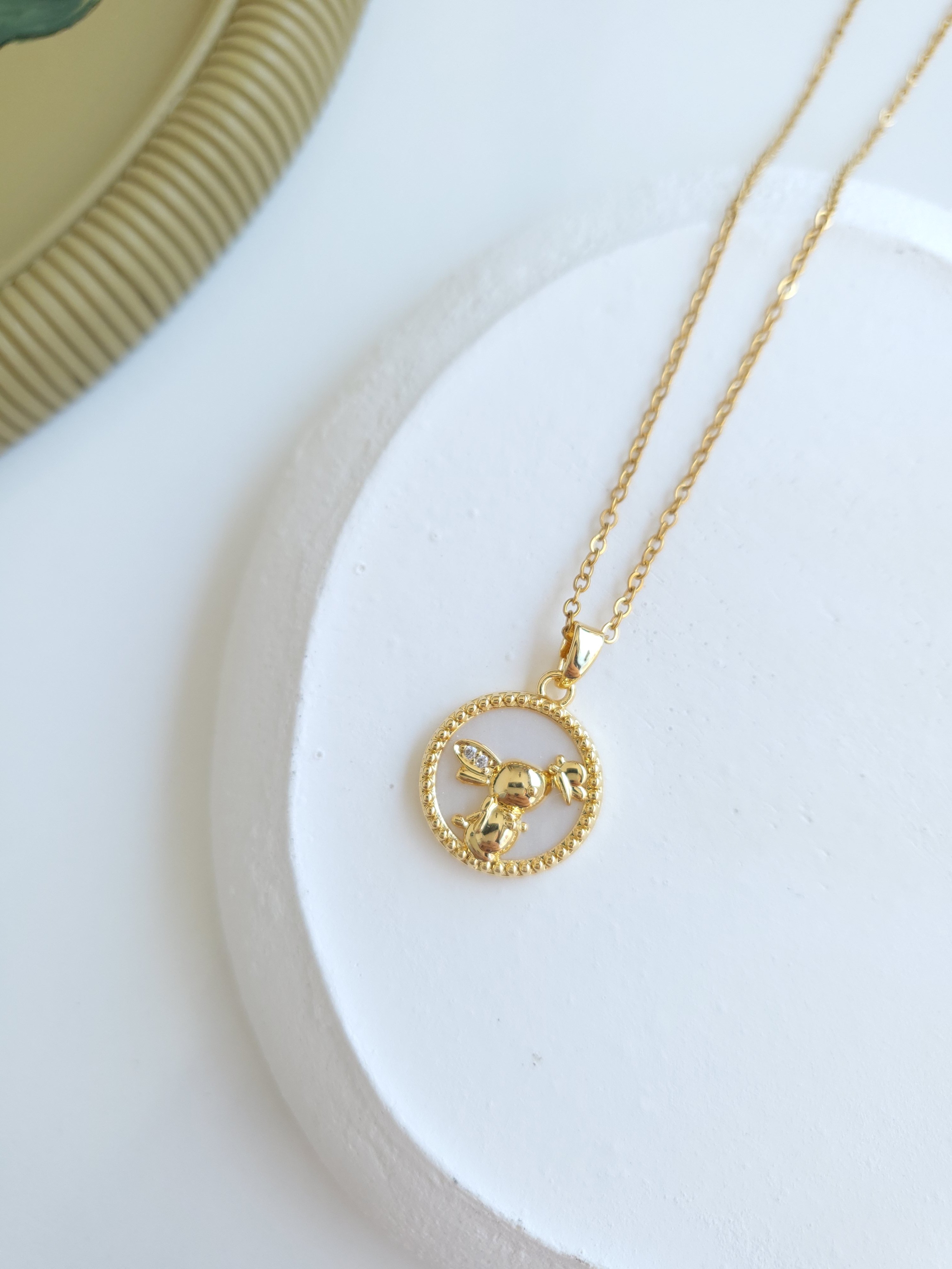 Çelik Gold Rabbit Kolye