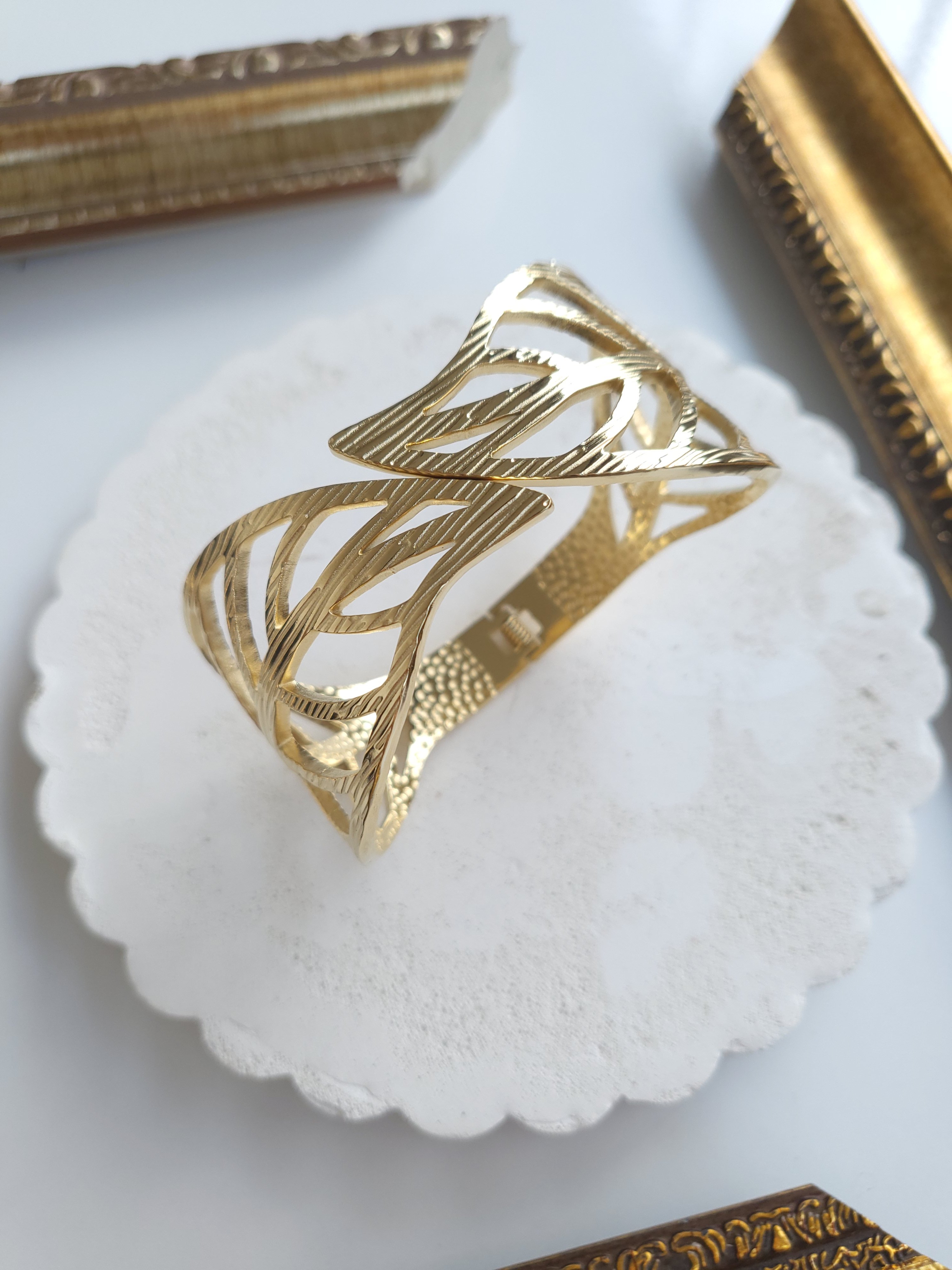 Çelik Gold Fashion Yaprak Kelepçe