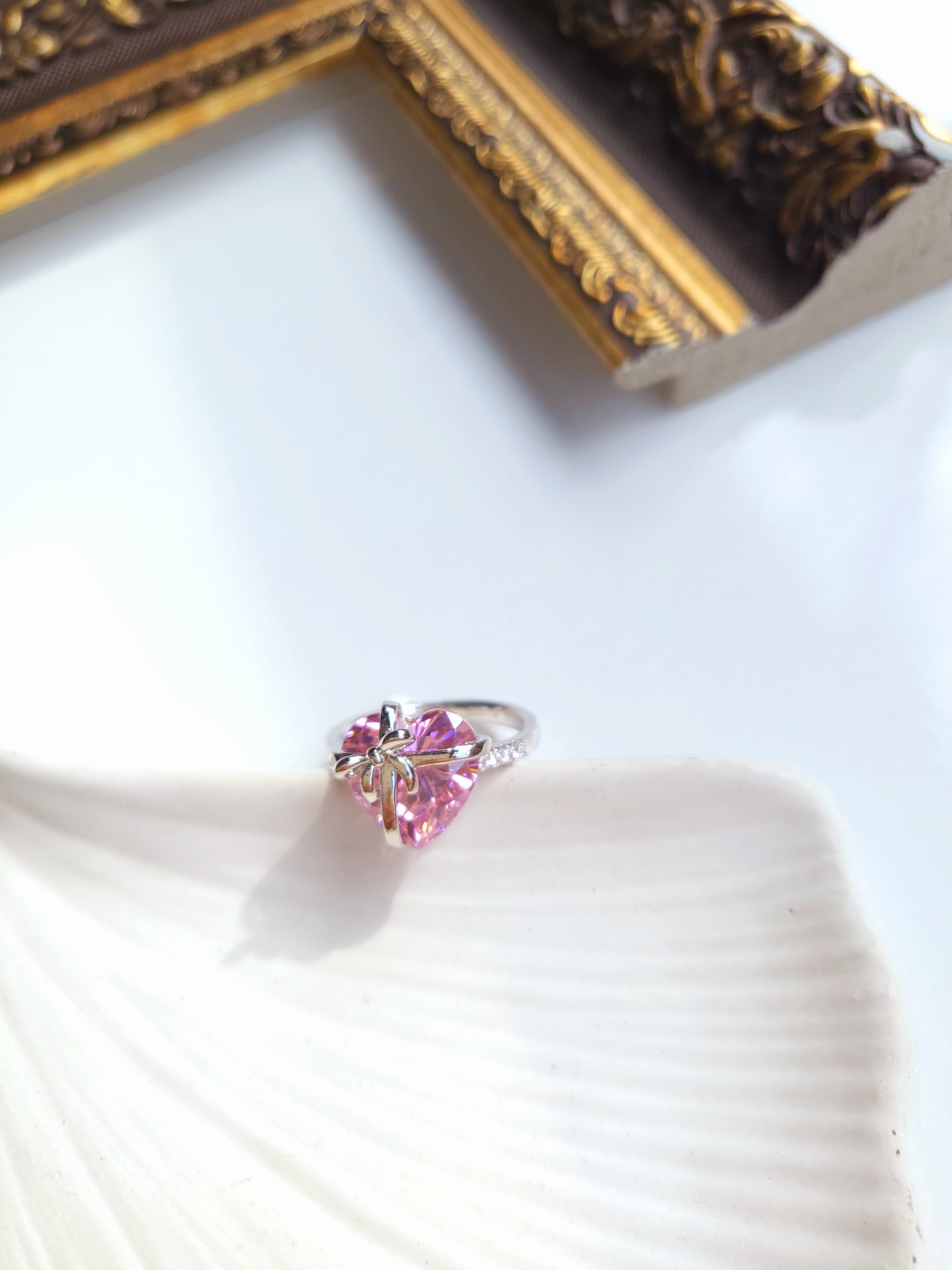 Xuping Silver Pembe Kalpli Romantik Yüzük (7 Numara)