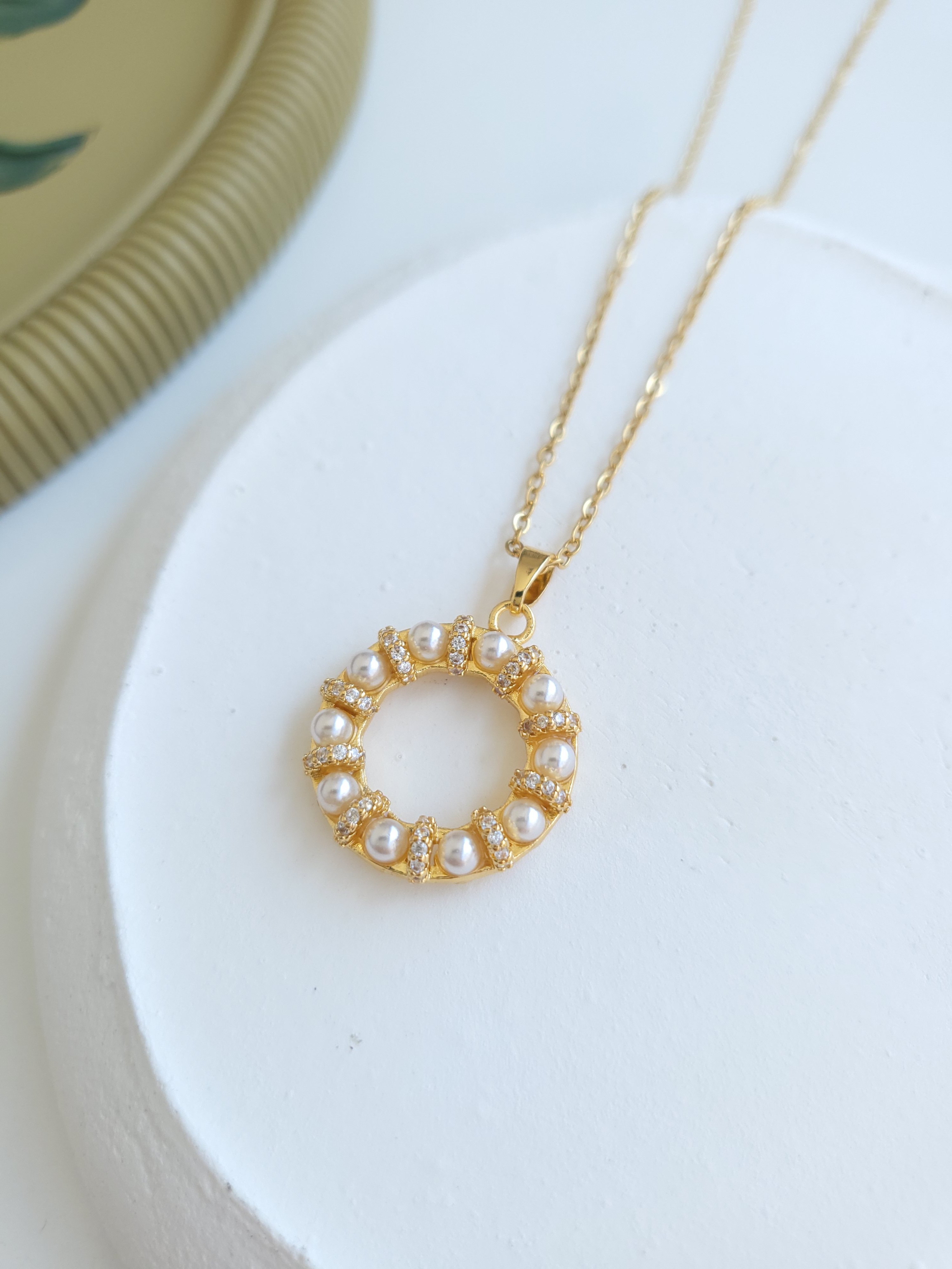 Çelik Gold İncili Kolye