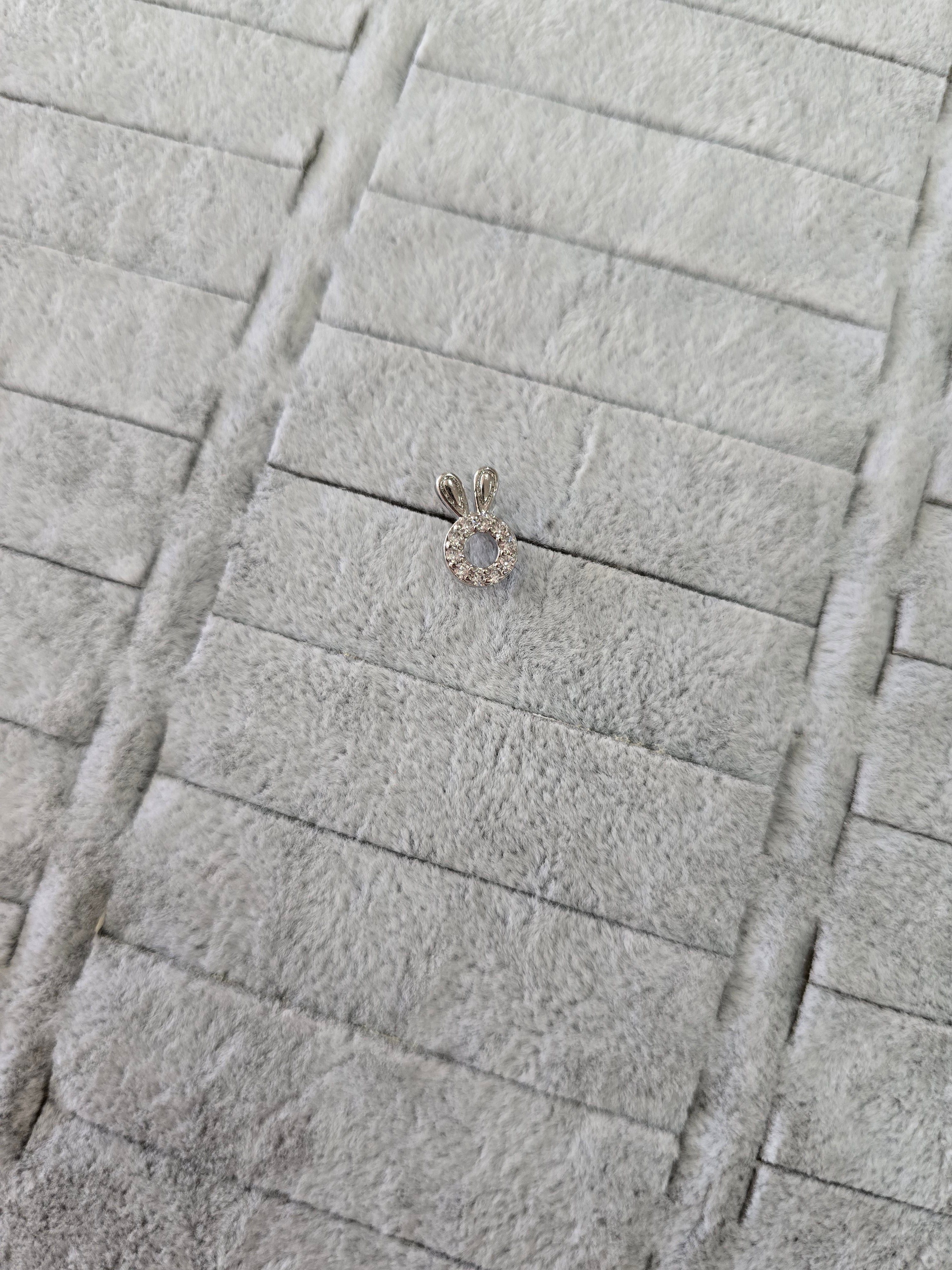 Çelik Silver Rabbit Tragus