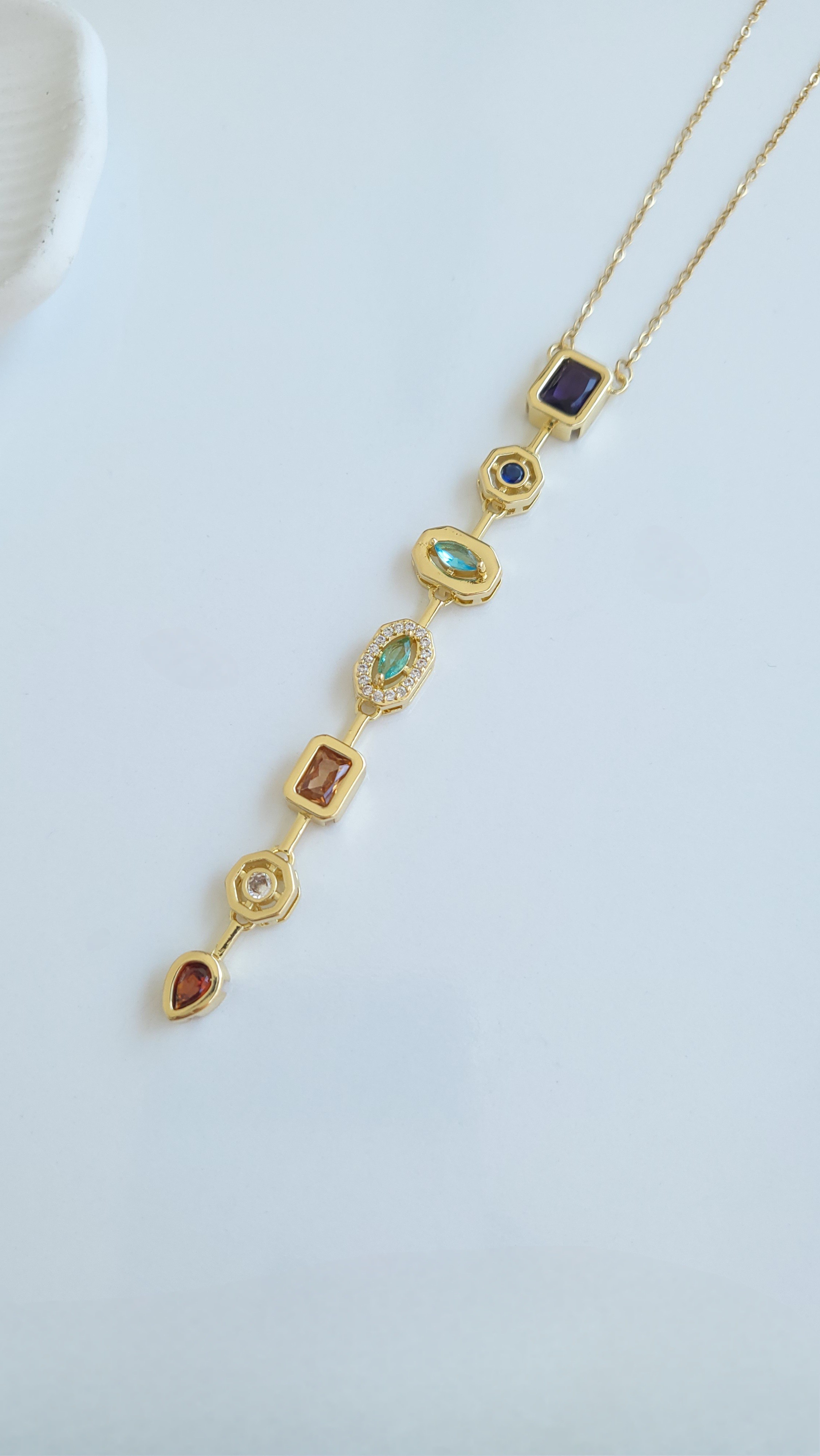Çelik Gold Renkli Taşlı Kolye
