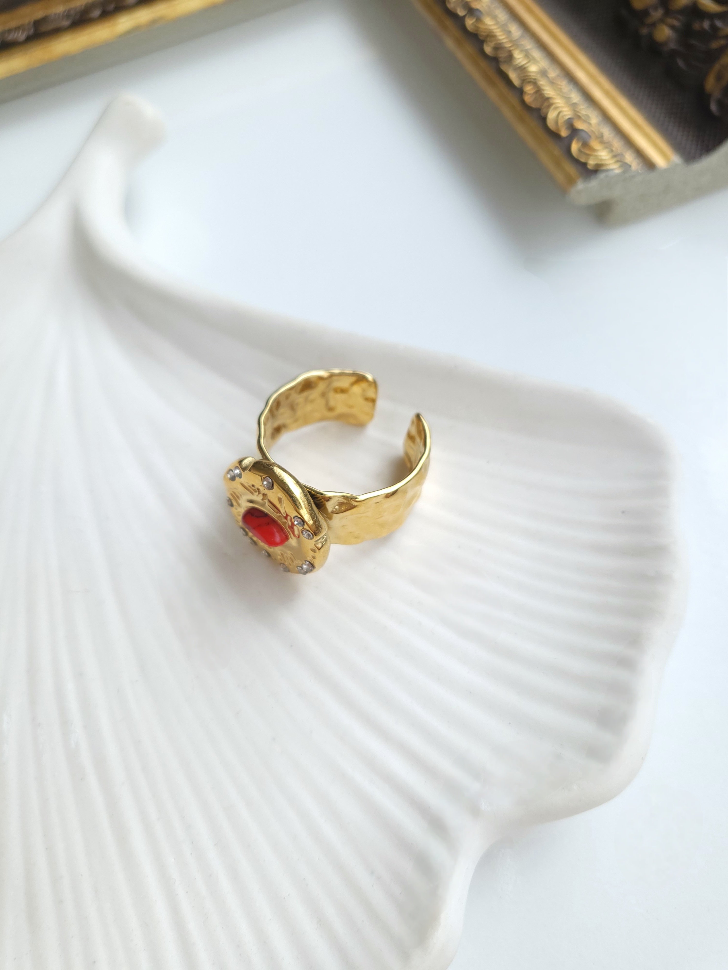 Çelik Gold Vintage Taşlı Ayarlanabilir Yüzük