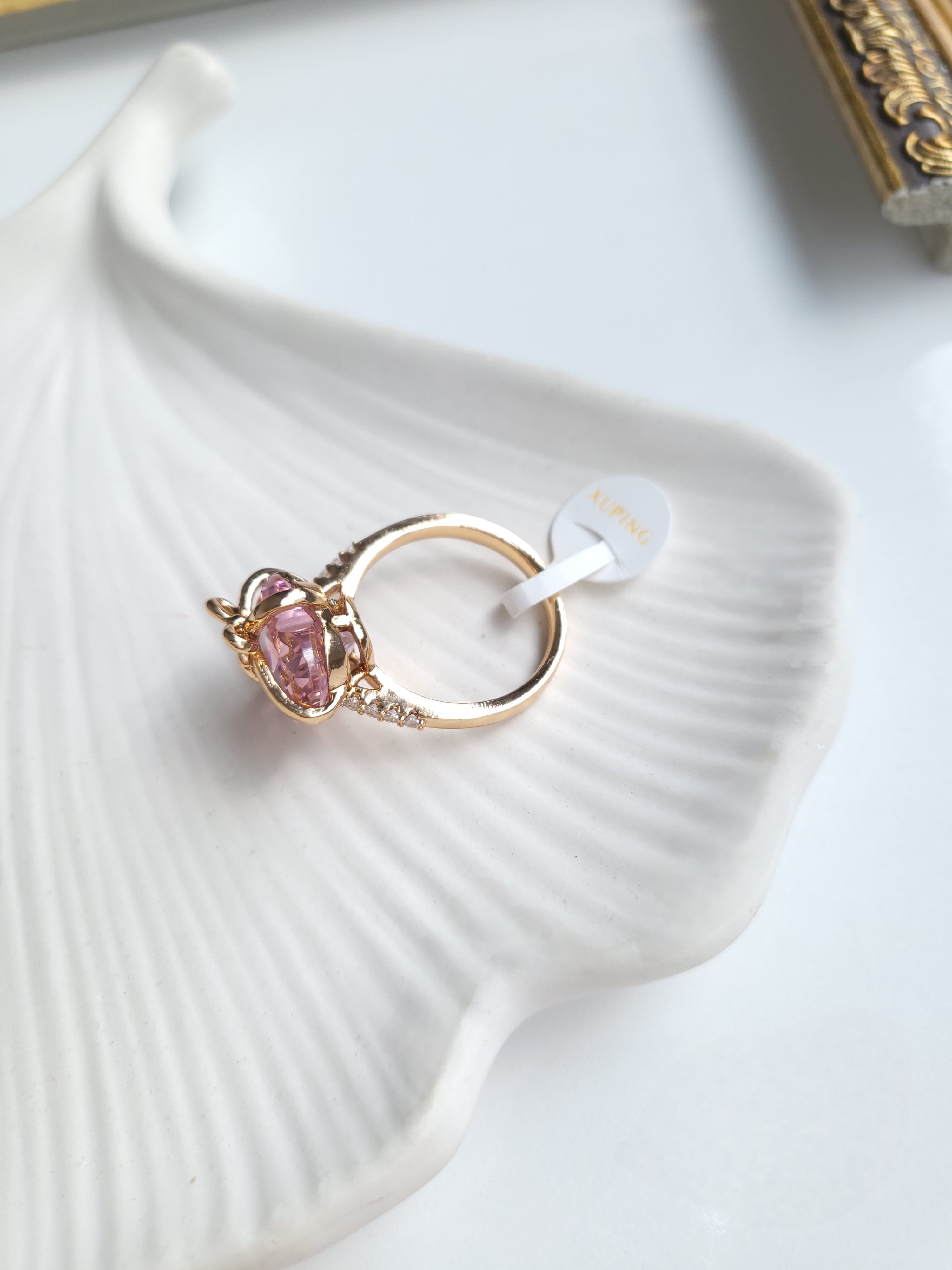 Xuping Rose Gold Pembe Kalpli Romantik Yüzük (8 Numara)