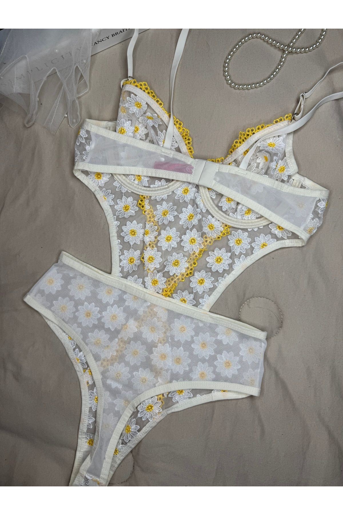 Dantelli Brode Balenli Kapsız Transparan Bodysuit - ekru sarı