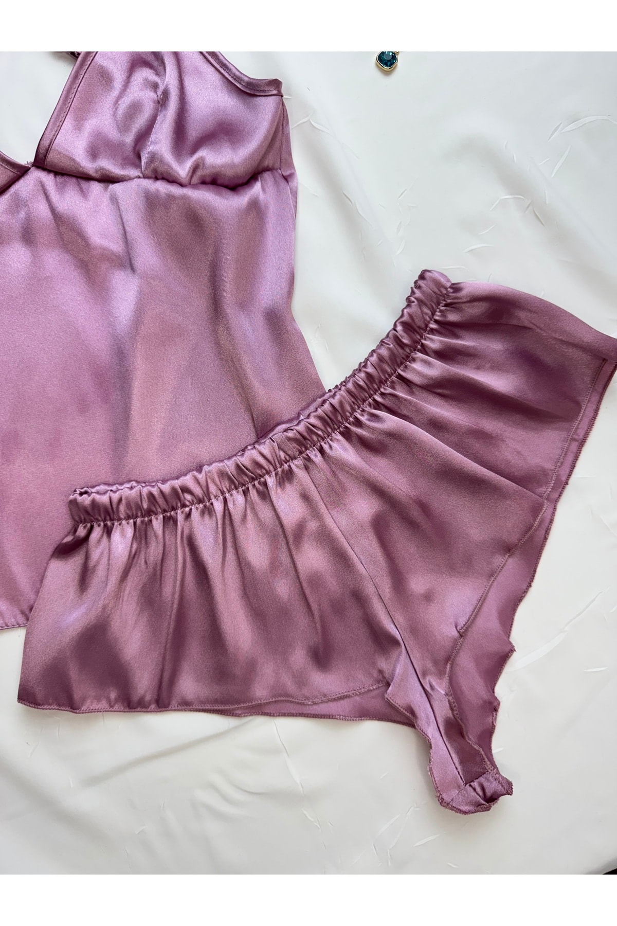 Saten Sırt Dekolteli Askılı Hipster Şortlu Gecelik Pijama Takımı - gül kurusu
