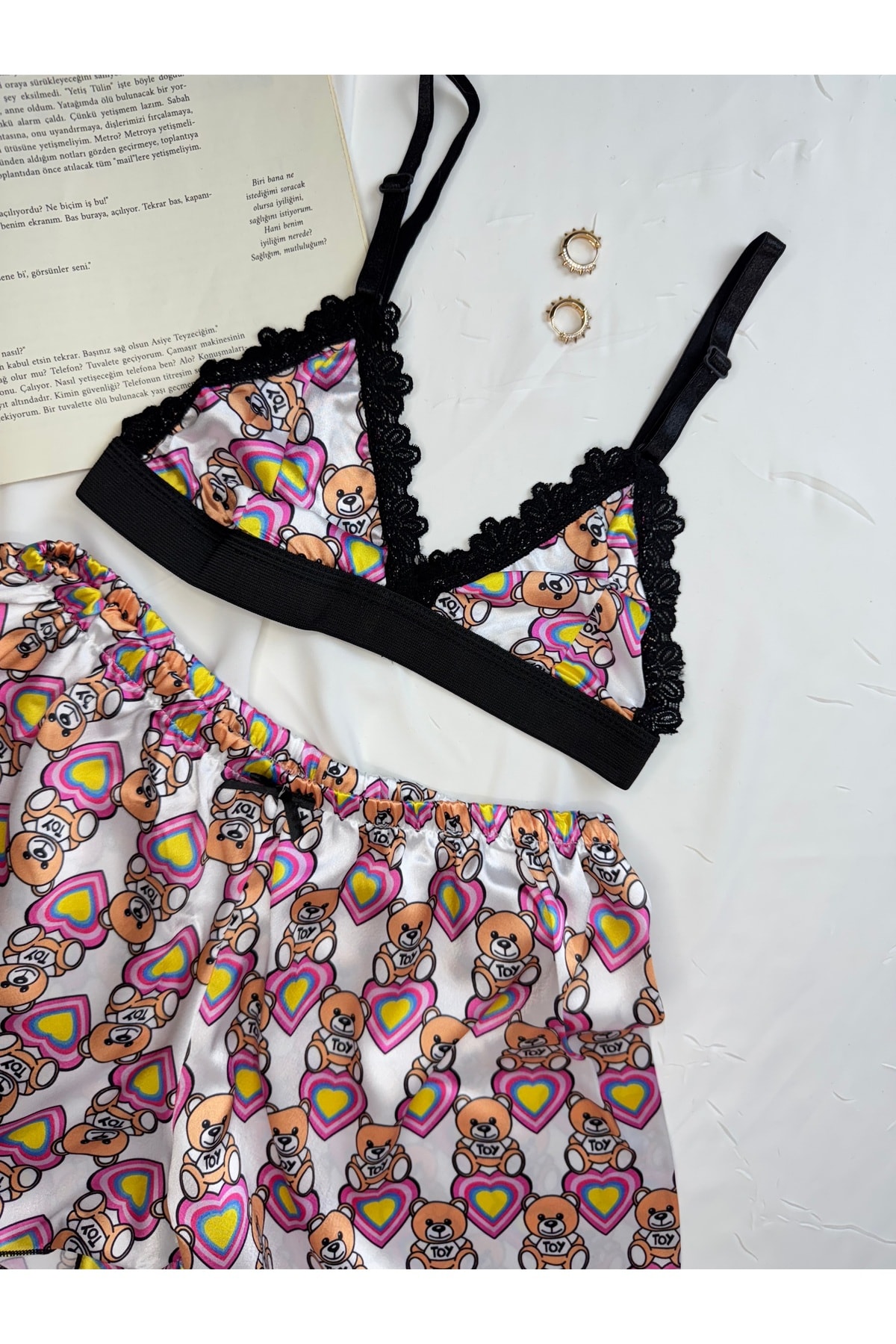 Büyük Leopar Desenli Saten Bralet Şort Pijama Takımı - beyaz ayıcık