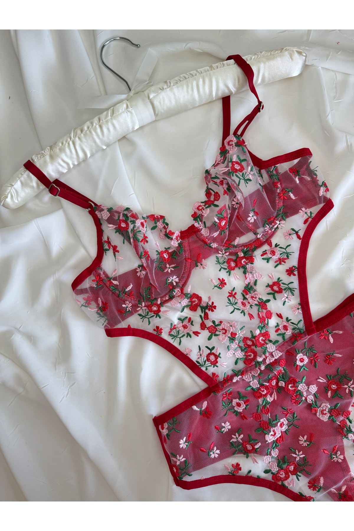 Bebe Mavi Dantelli Brode Balenli Kapsız Transparan Bodysuit - kırmızı yeşil