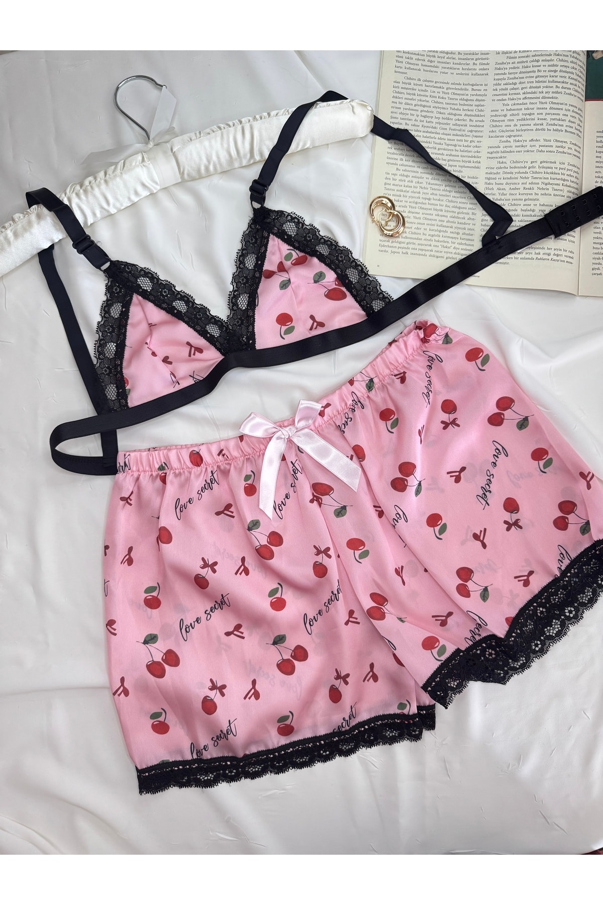 Büyük Leopar Desenli Saten Bralet Şort Pijama Takımı - pembe