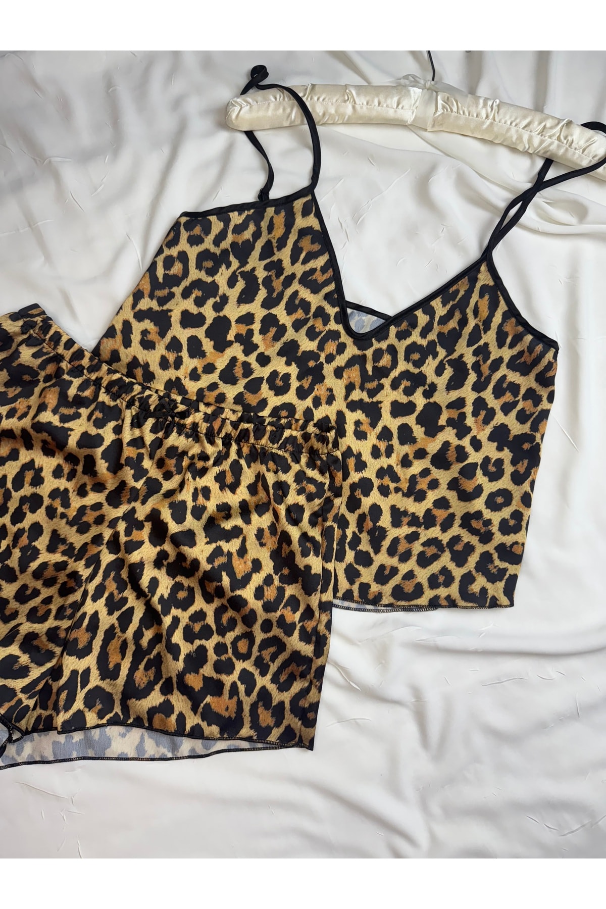 Ayarlanabilir Askılı Saten Pijama Takımı - leopar