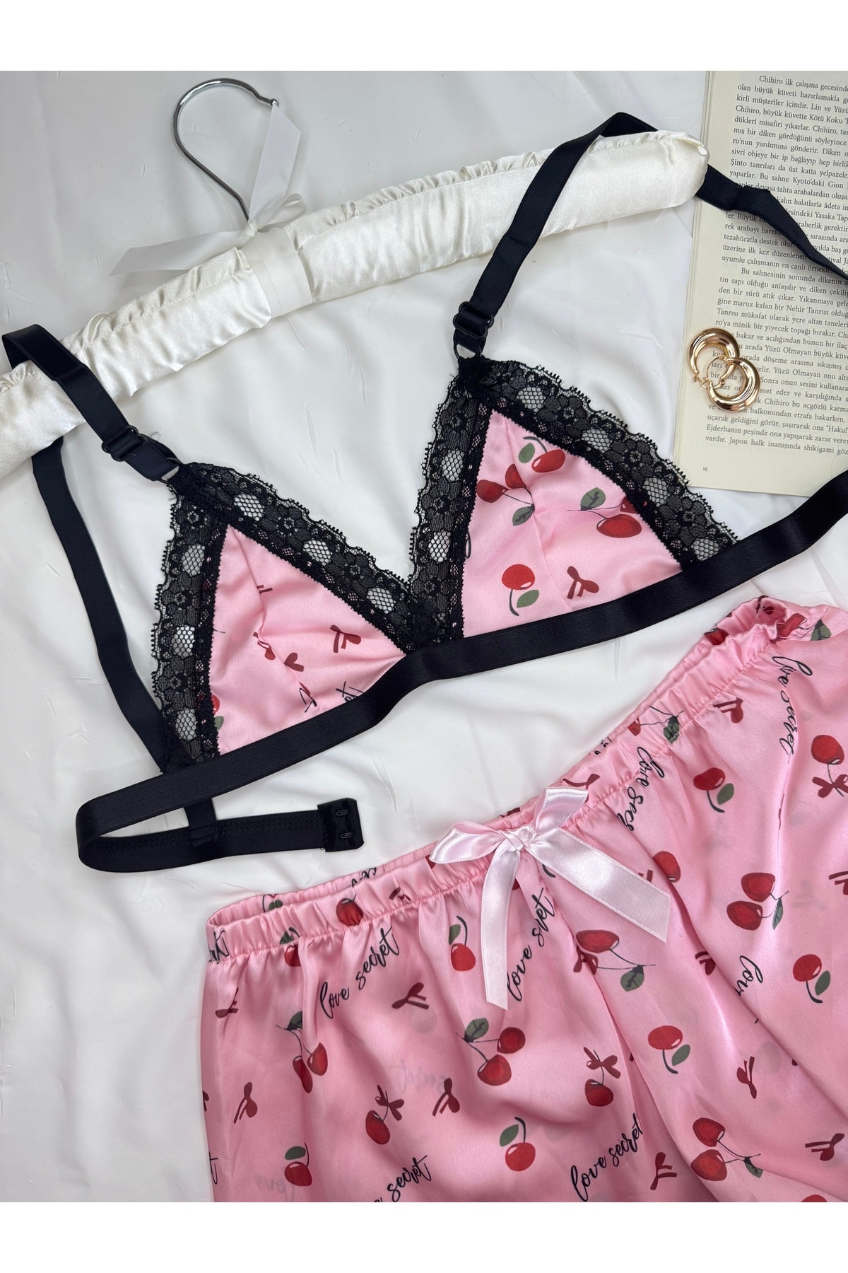 Büyük Leopar Desenli Saten Bralet Şort Pijama Takımı - pembe