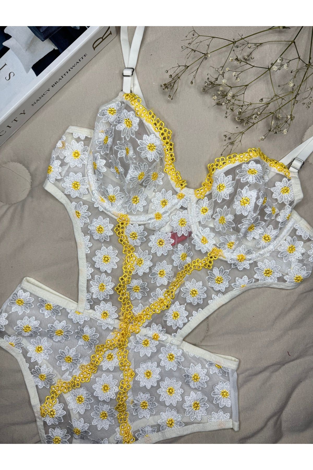Dantelli Brode Balenli Kapsız Transparan Bodysuit - ekru sarı