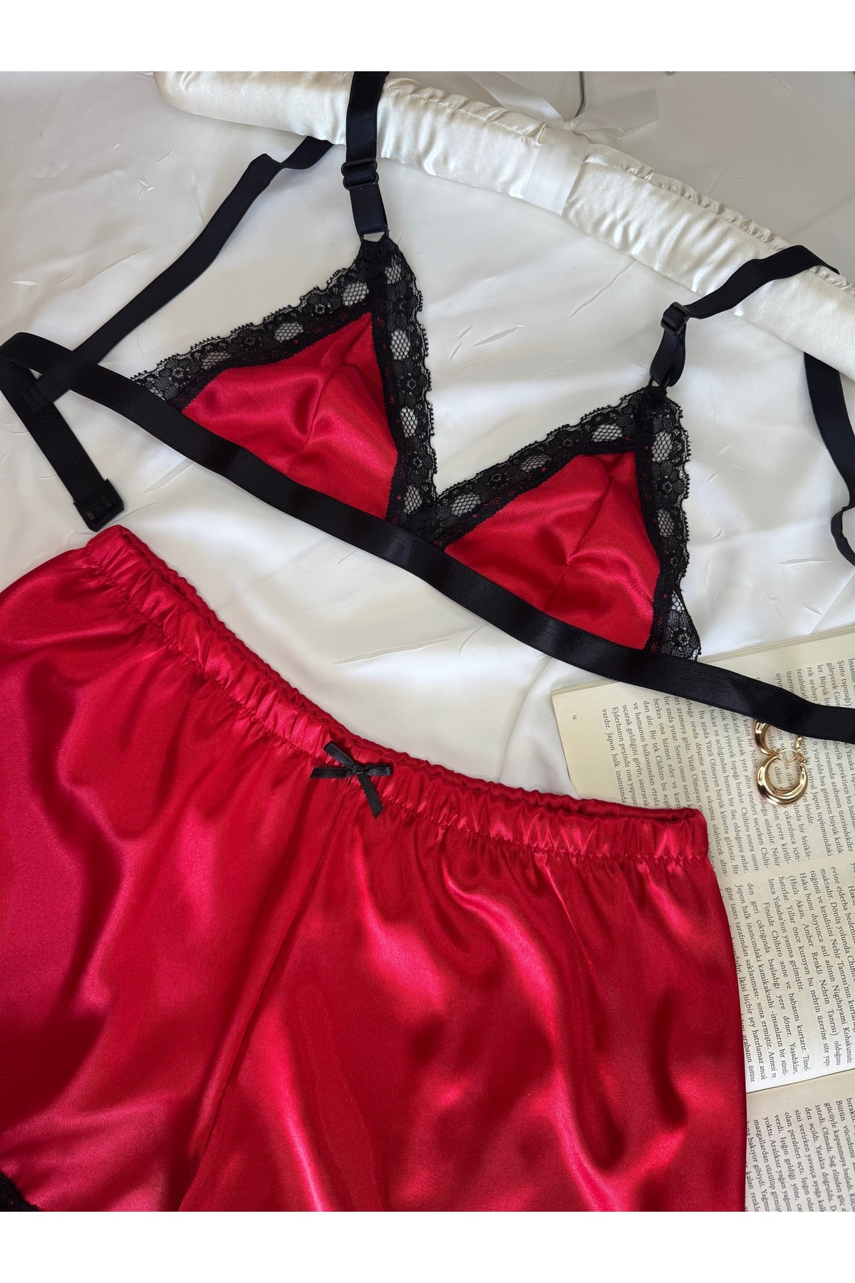 Büyük Leopar Desenli Saten Bralet Şort Pijama Takımı - kırmızı