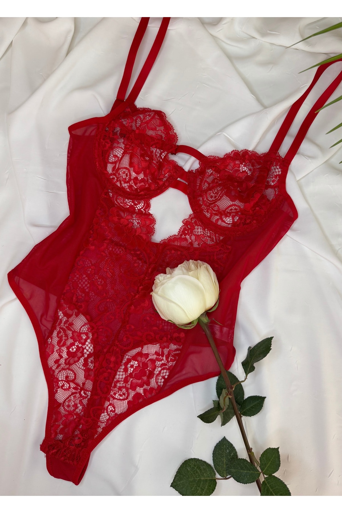Bebe Mavi Dantelli Brode Balenli Kapsız Transparan Bodysuit - dantel kırmızı