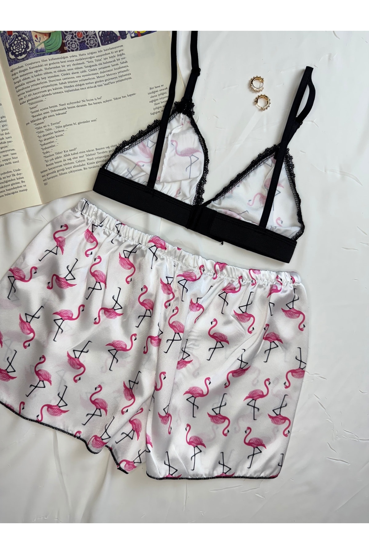 Büyük Leopar Desenli Saten Bralet Şort Pijama Takımı - beyaz flamingo