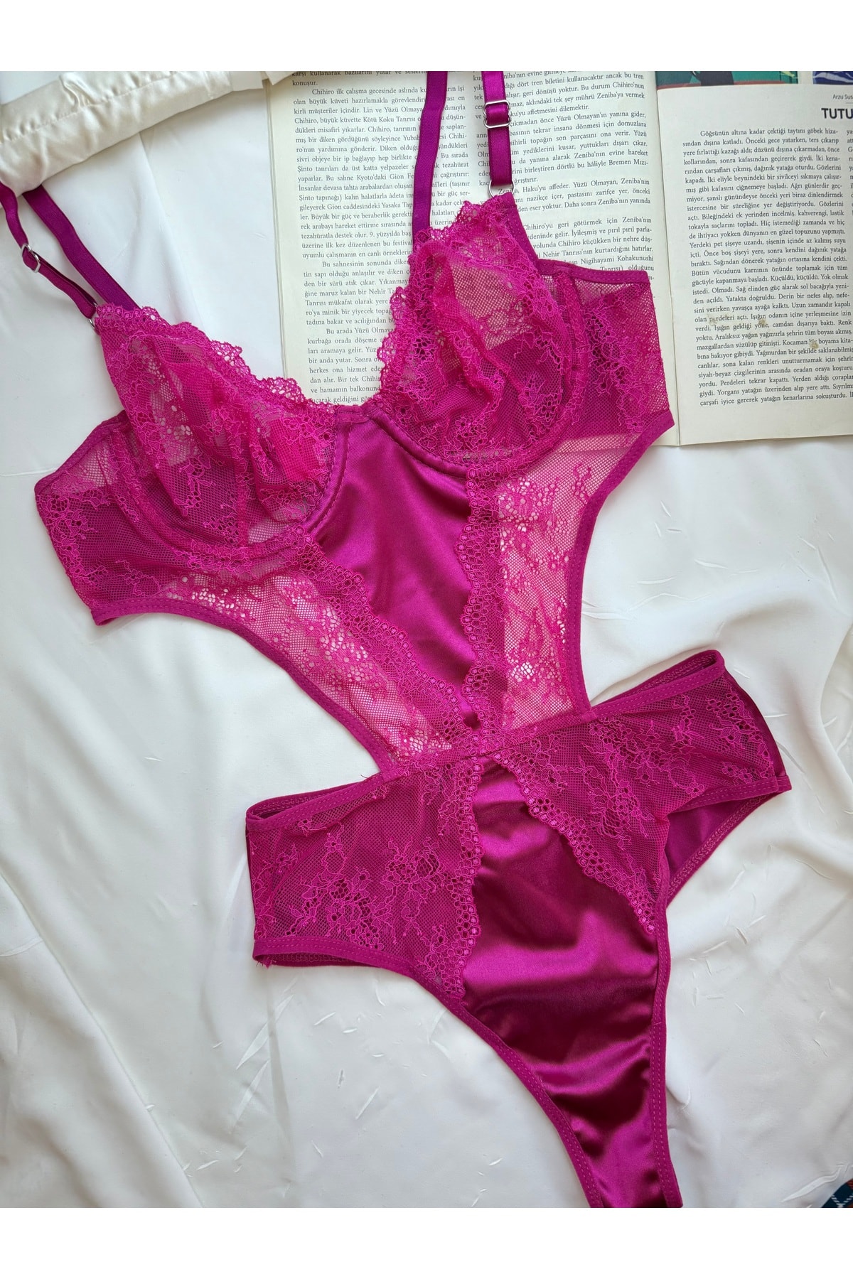 Ekru Dantelli Saten Detaylı Dantelli Bodysuit - fuşua
