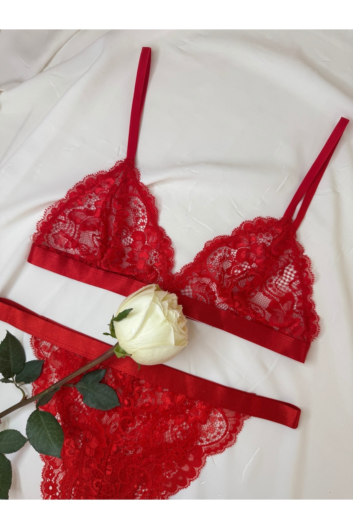 Ekru Parlak Bant Detaylı Dantelli Bralet Sütyen Takımı - kırmızı