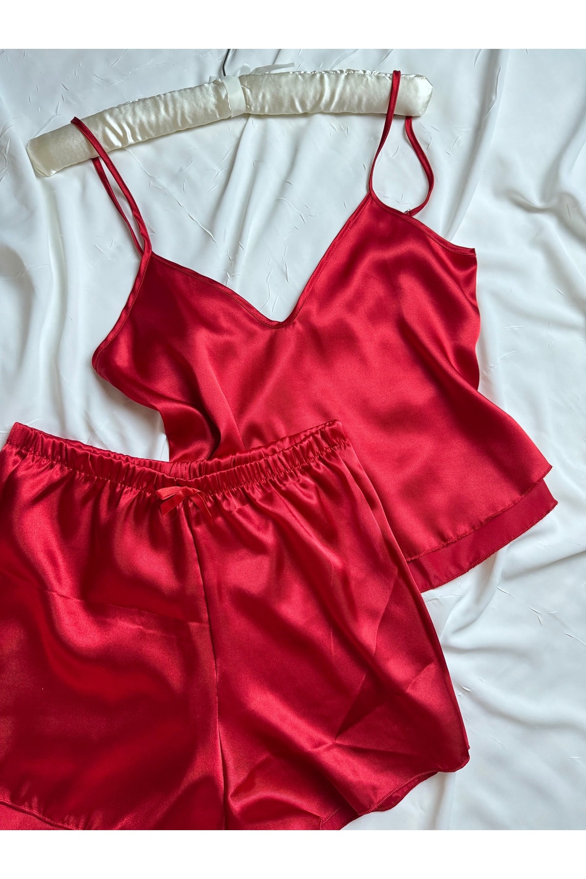 Ayarlanabilir Askılı Saten Pijama Takımı - kırmızı