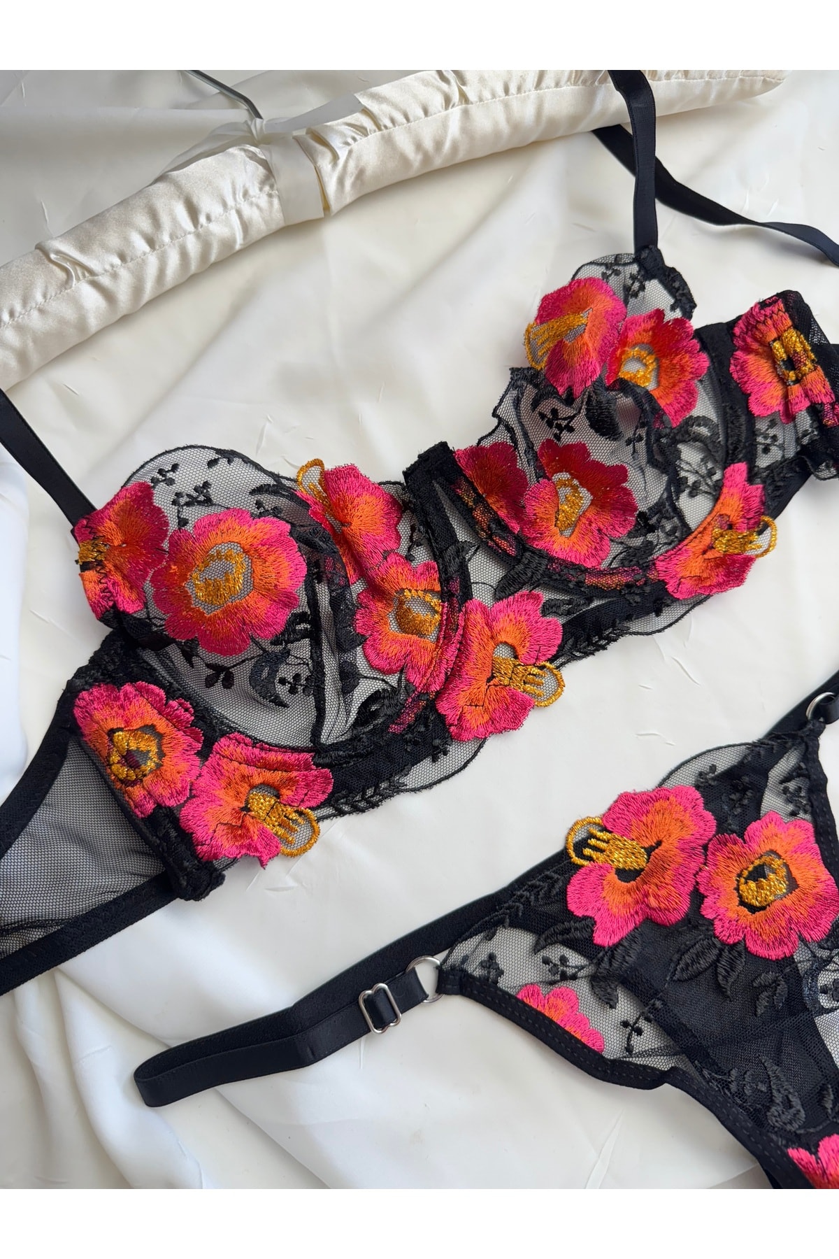 Desenli Transparan Bralet Takım - siyah fuşya
