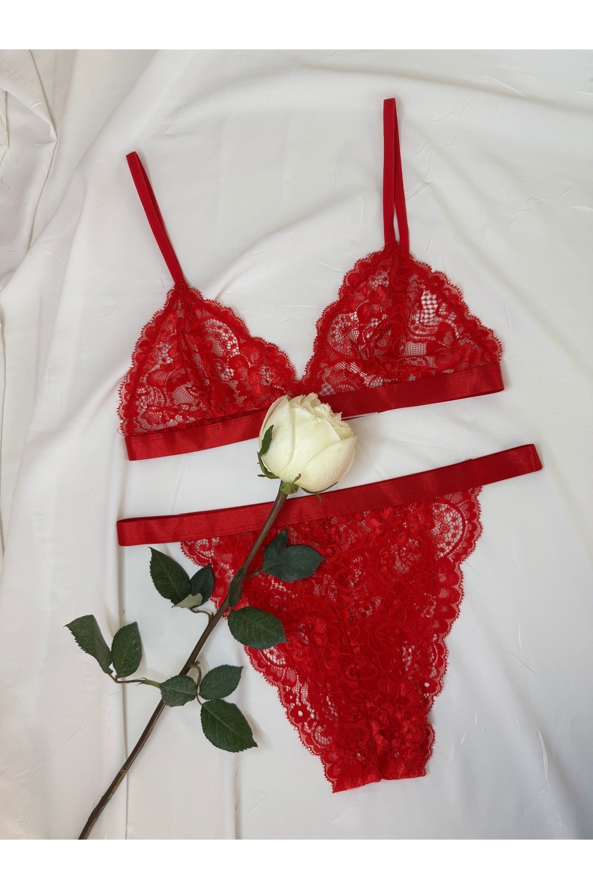 Ekru Parlak Bant Detaylı Dantelli Bralet Sütyen Takımı - kırmızı