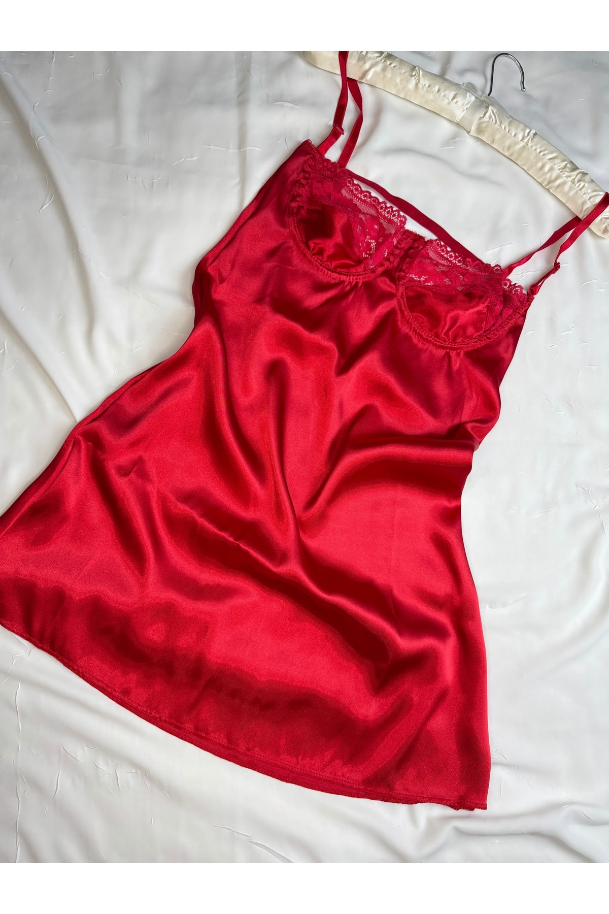 Ekru Saten Ayarlanabilir Askılı Dantelli Gecelik (BABYDOLL) - kırmızı