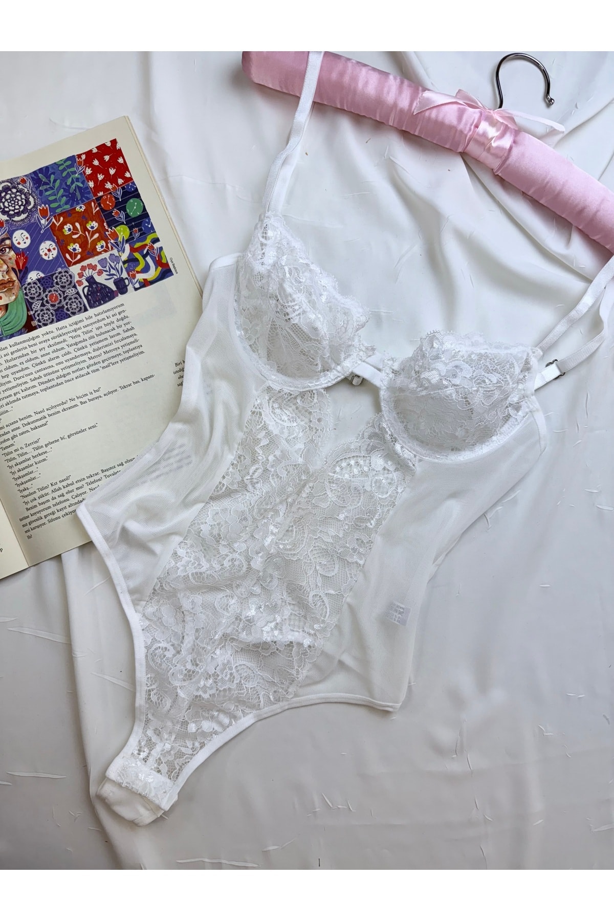 Bebe Mavi Dantelli Brode Balenli Kapsız Transparan Bodysuit - ekru dantel