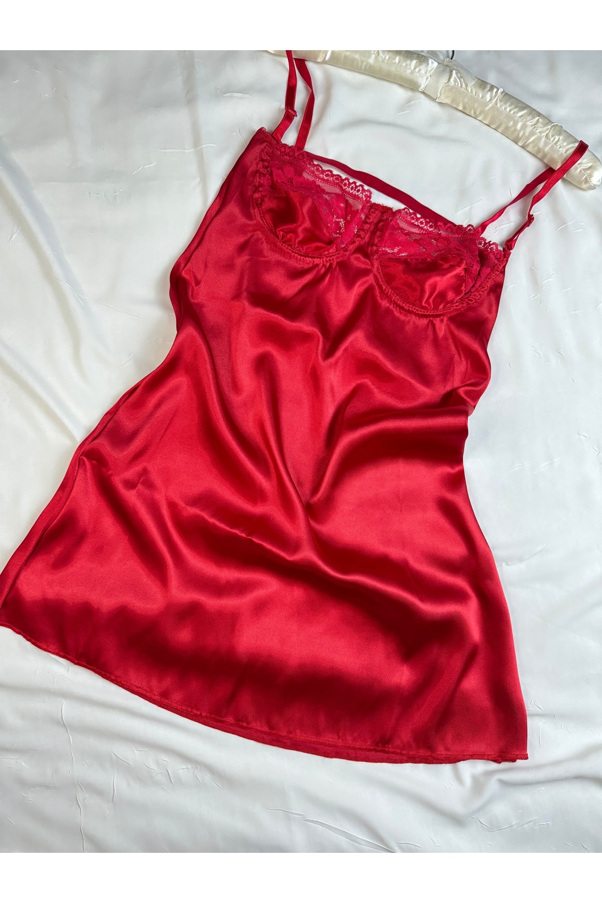 Ekru Saten Ayarlanabilir Askılı Dantelli Gecelik (BABYDOLL) - kırmızı