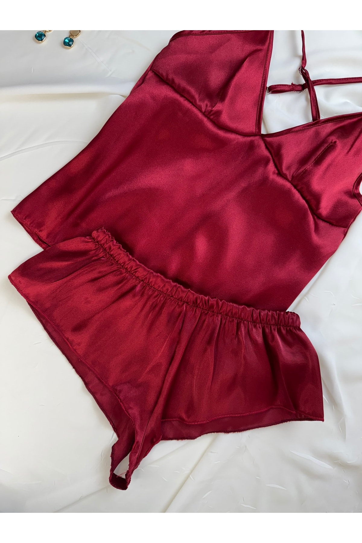 Saten Sırt Dekolteli Askılı Hipster Şortlu Gecelik Pijama Takımı - bordo